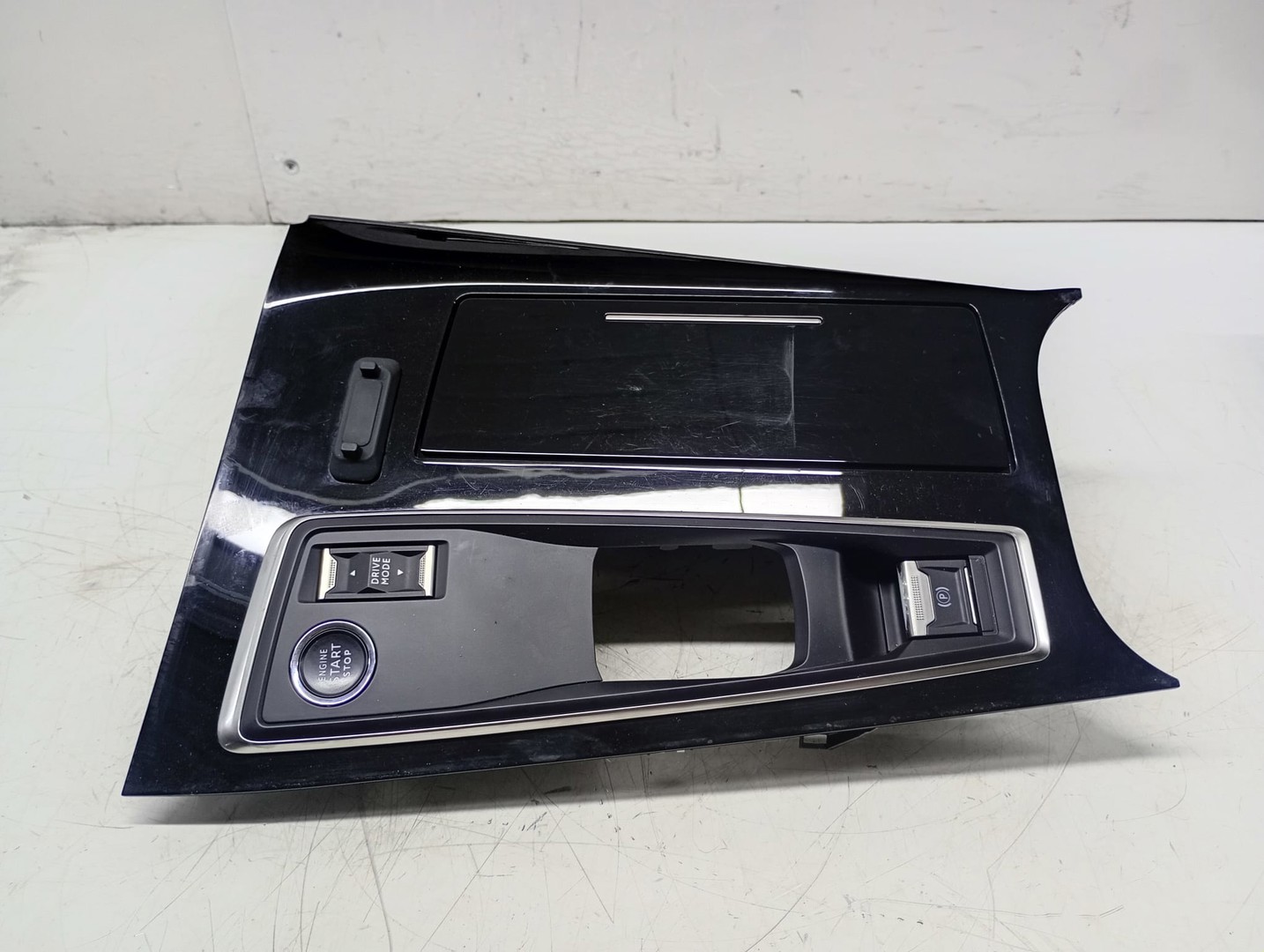 Ornament consola centrala 9813703277 Peugeot 508 2 (2018 - 2020)