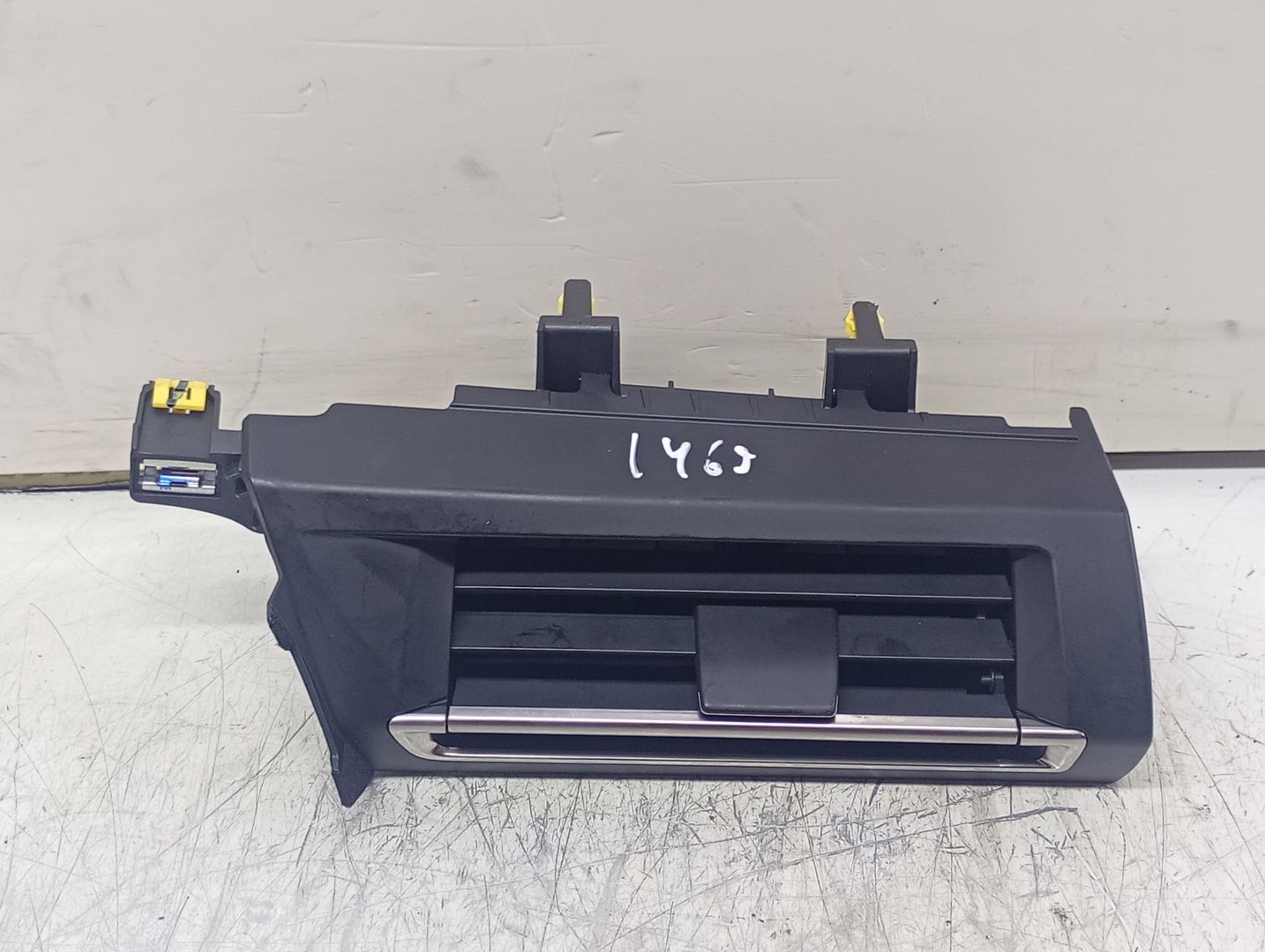 Grila ventilatie bord 98328243ZD Peugeot 508 2 (2018 - 2020)