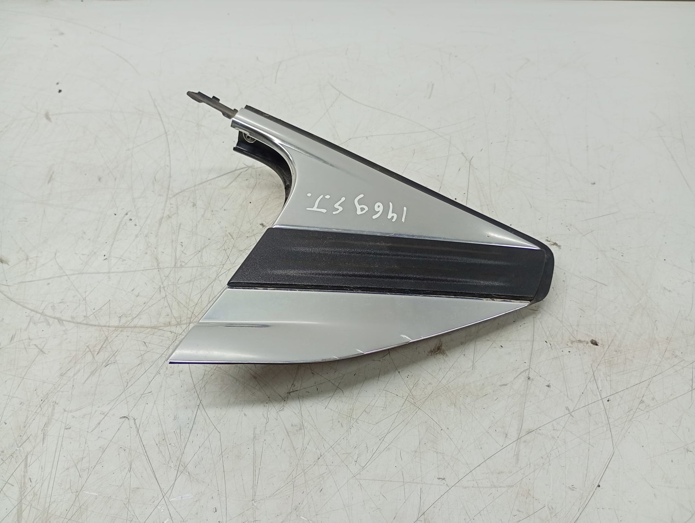 Ornament usa 9813507380 Volkswagen Passat B6 (2005 - 2010)