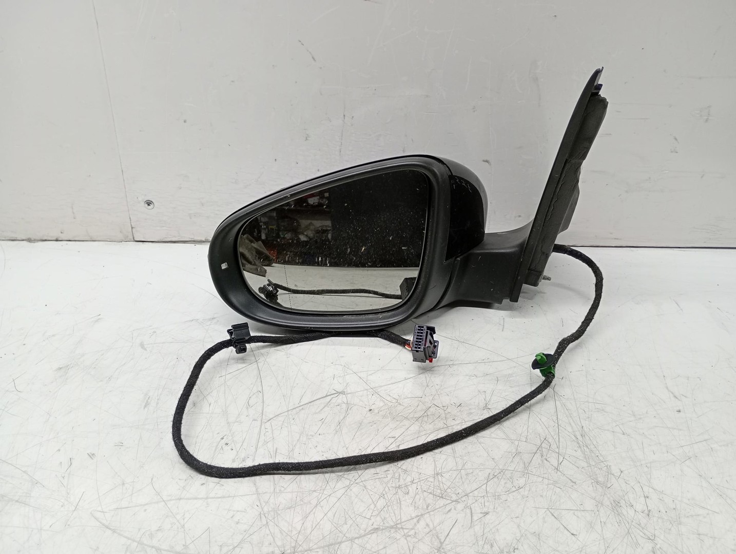 Oglinda stanga e1021025 Volkswagen Golf 6 (2008 - 2015)