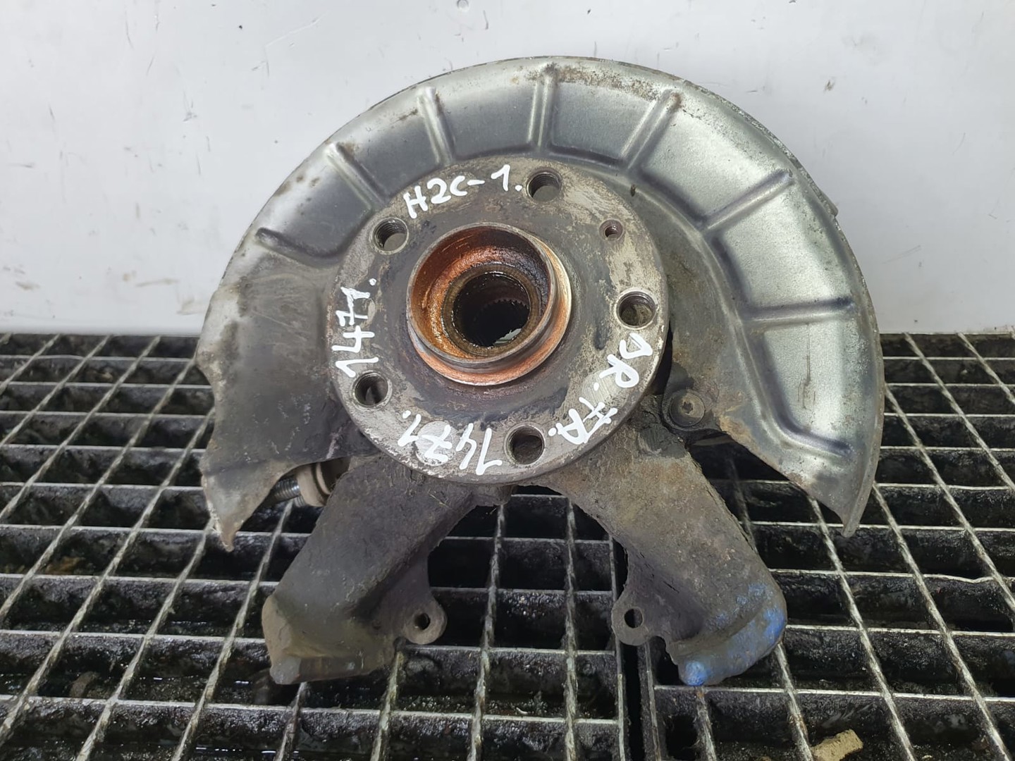 Fuzeta dreapta fata Volkswagen Golf 6 (2008 - 2015)