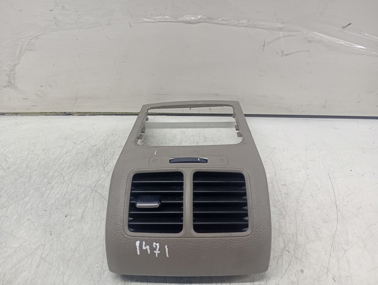 Grila ventilatie bord Volkswagen Golf 6 (2008 - 2015)