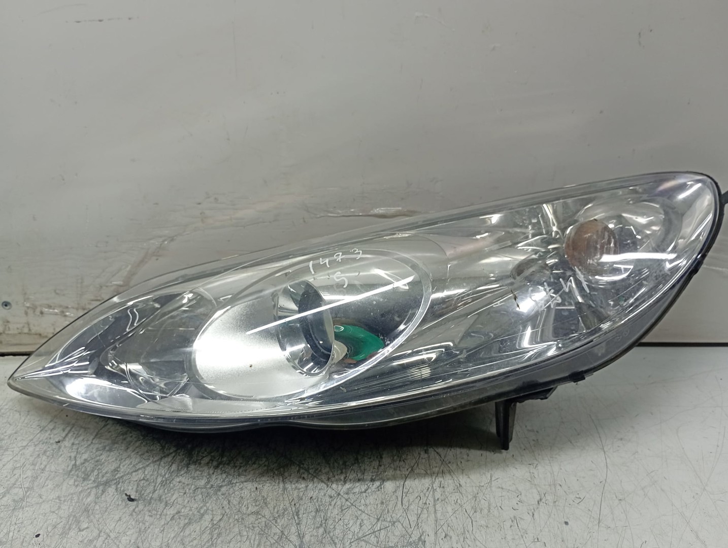 Far stanga 0301213273 Peugeot 407 1 (2004 - 2010)