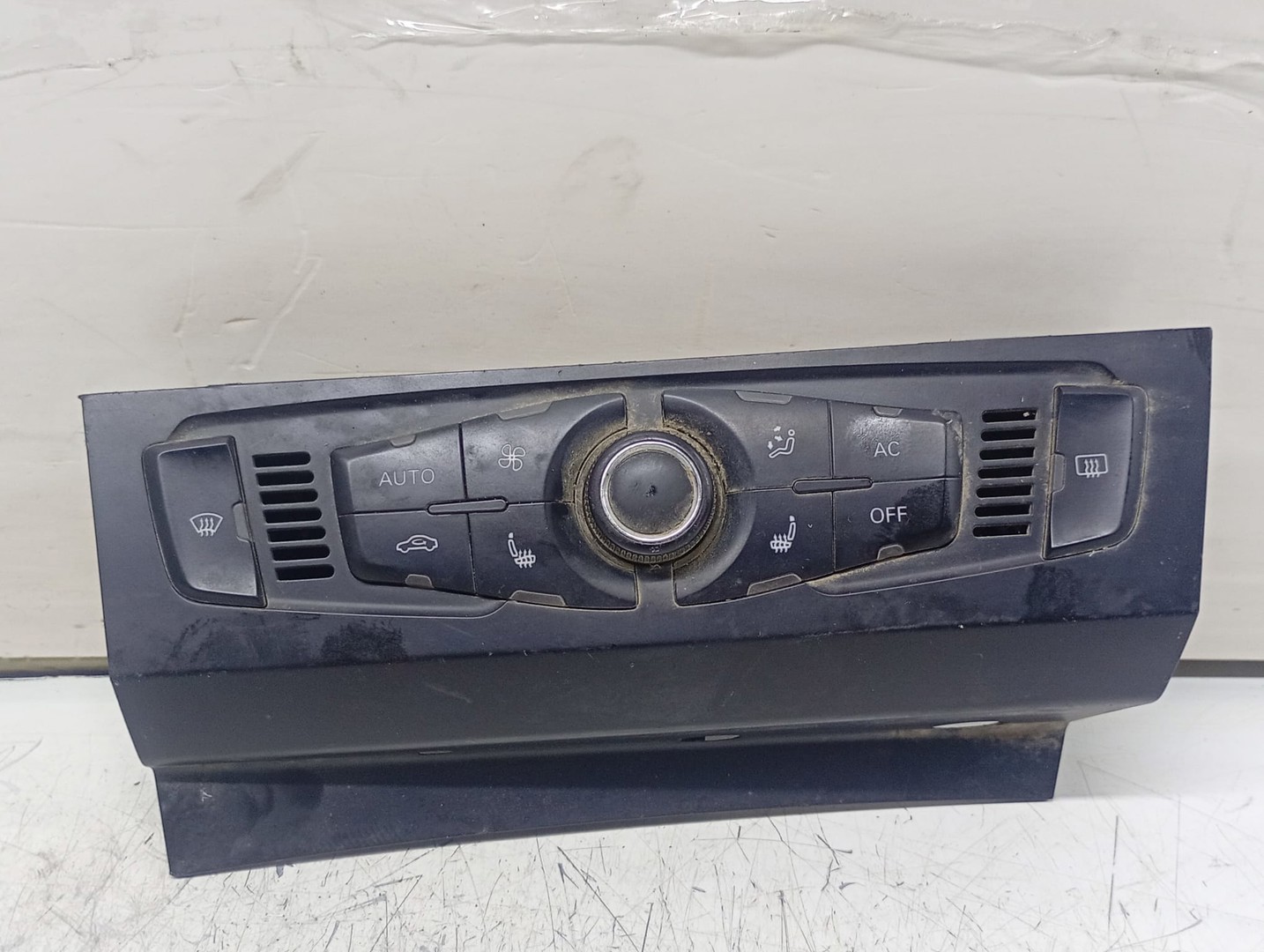 Panou clima ac 8T1820043AN Audi A4 B8/8K (2007 - 2011)