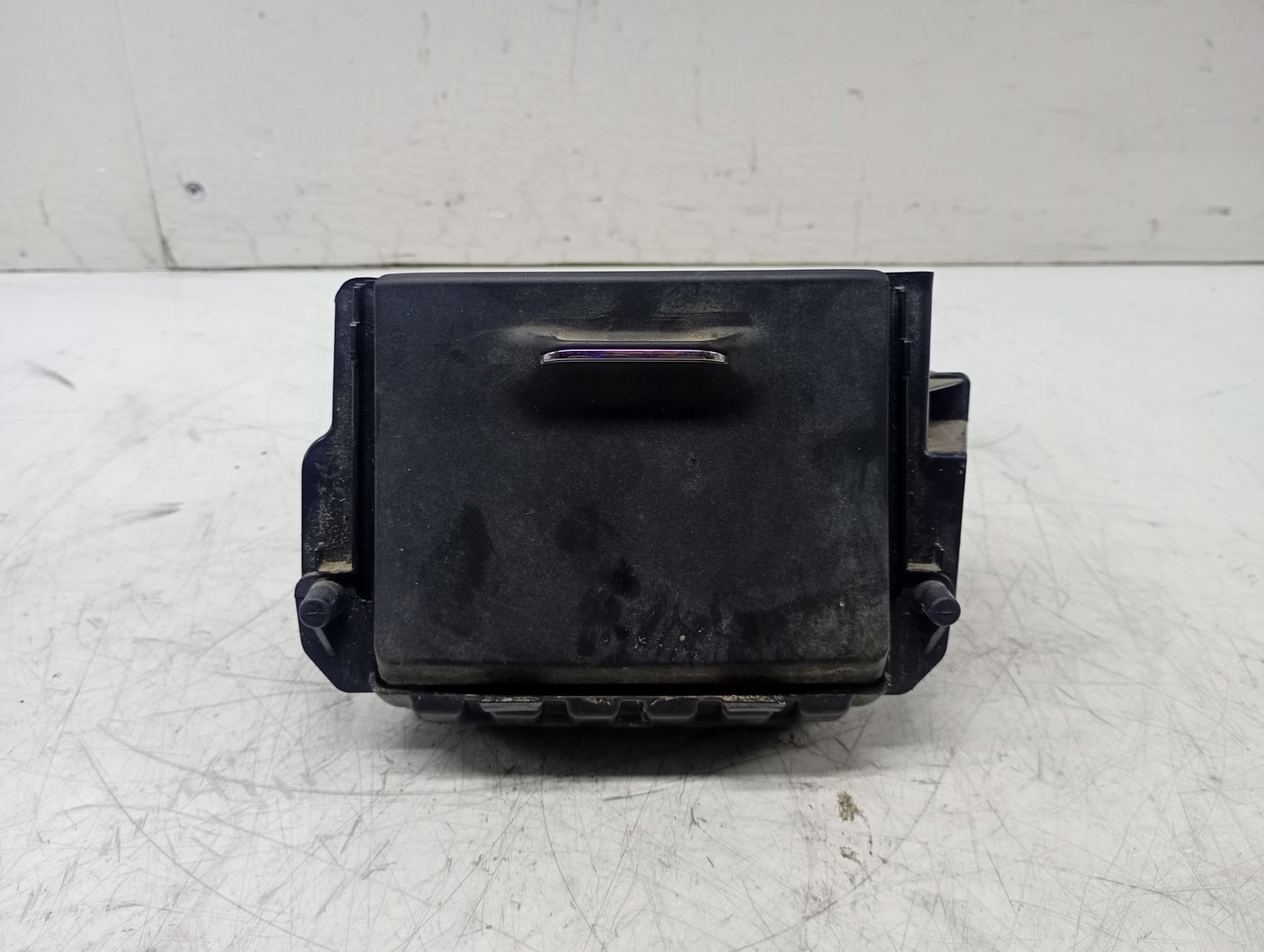 Scrumiera 103365a0 Toyota Corolla E160 (2012 - 2016)