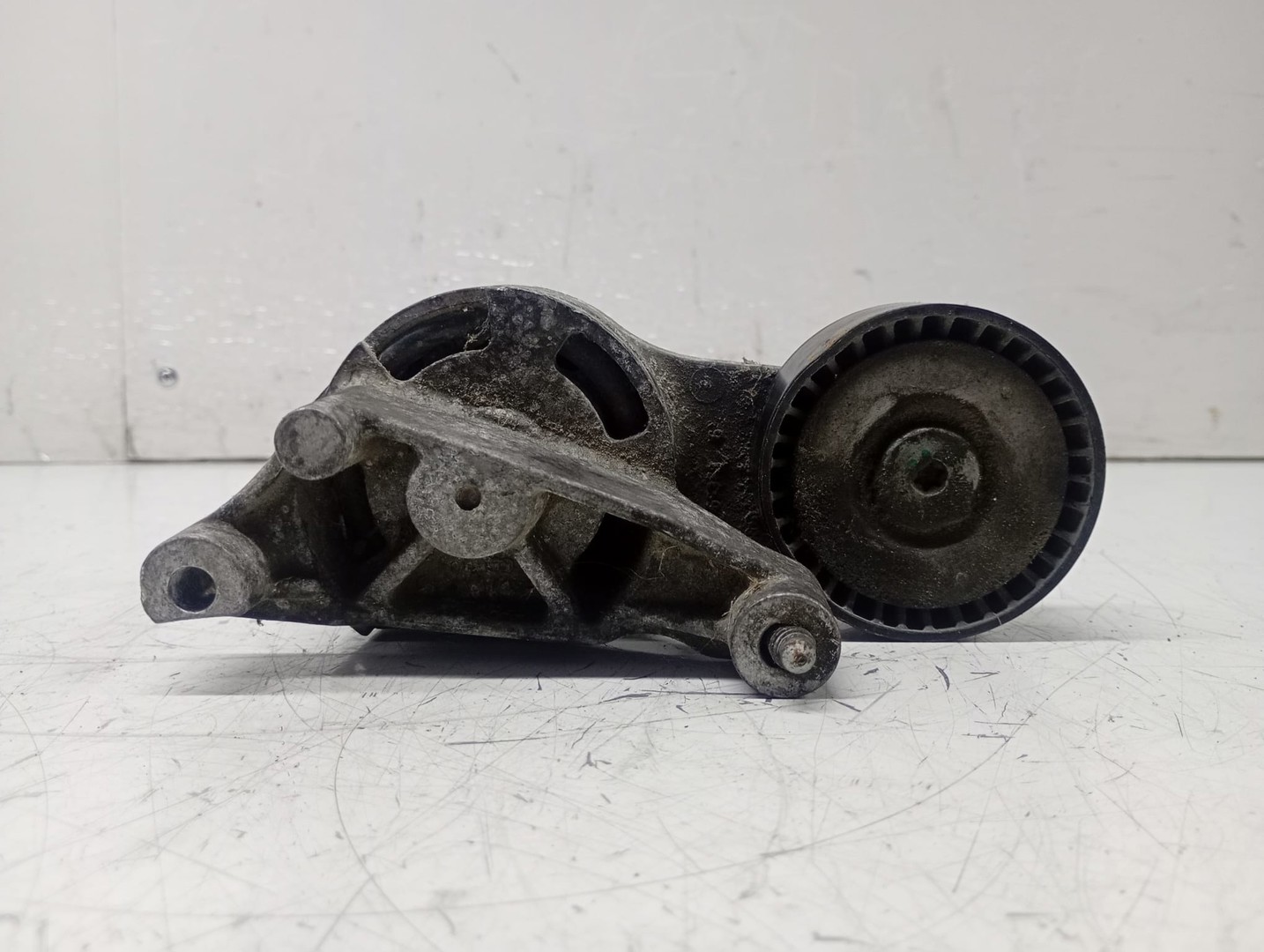 Rola intinzatoare 03g903315 Volkswagen Golf 5 (2003 - 2009)