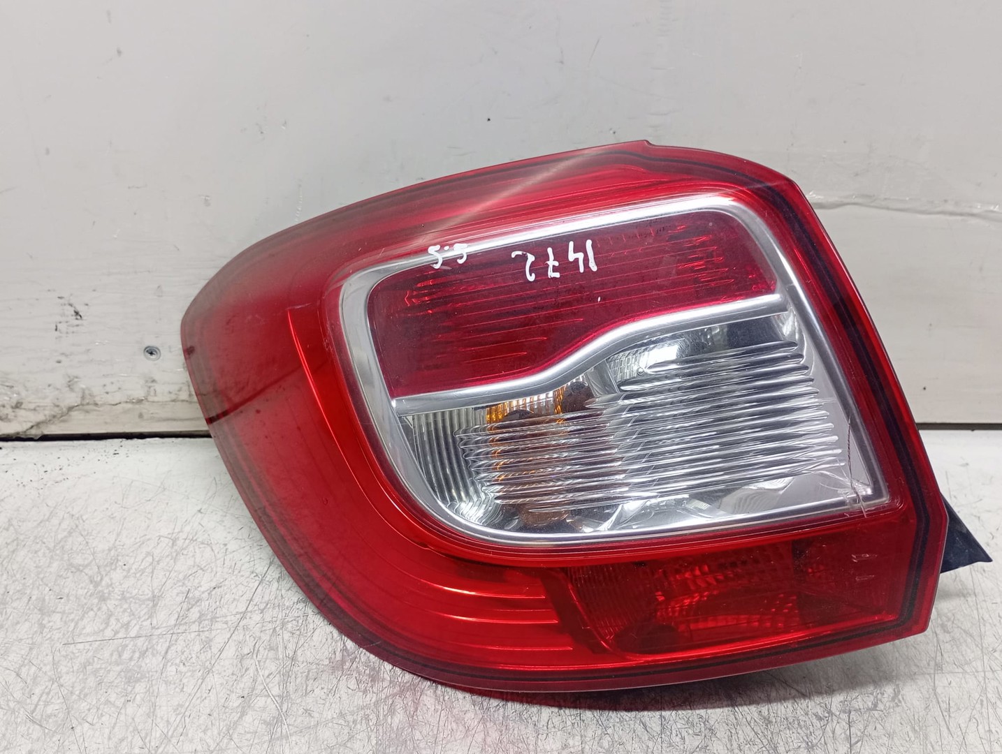 Stop stanga 265554085R Dacia Sandero 2 (2013 - 2016)