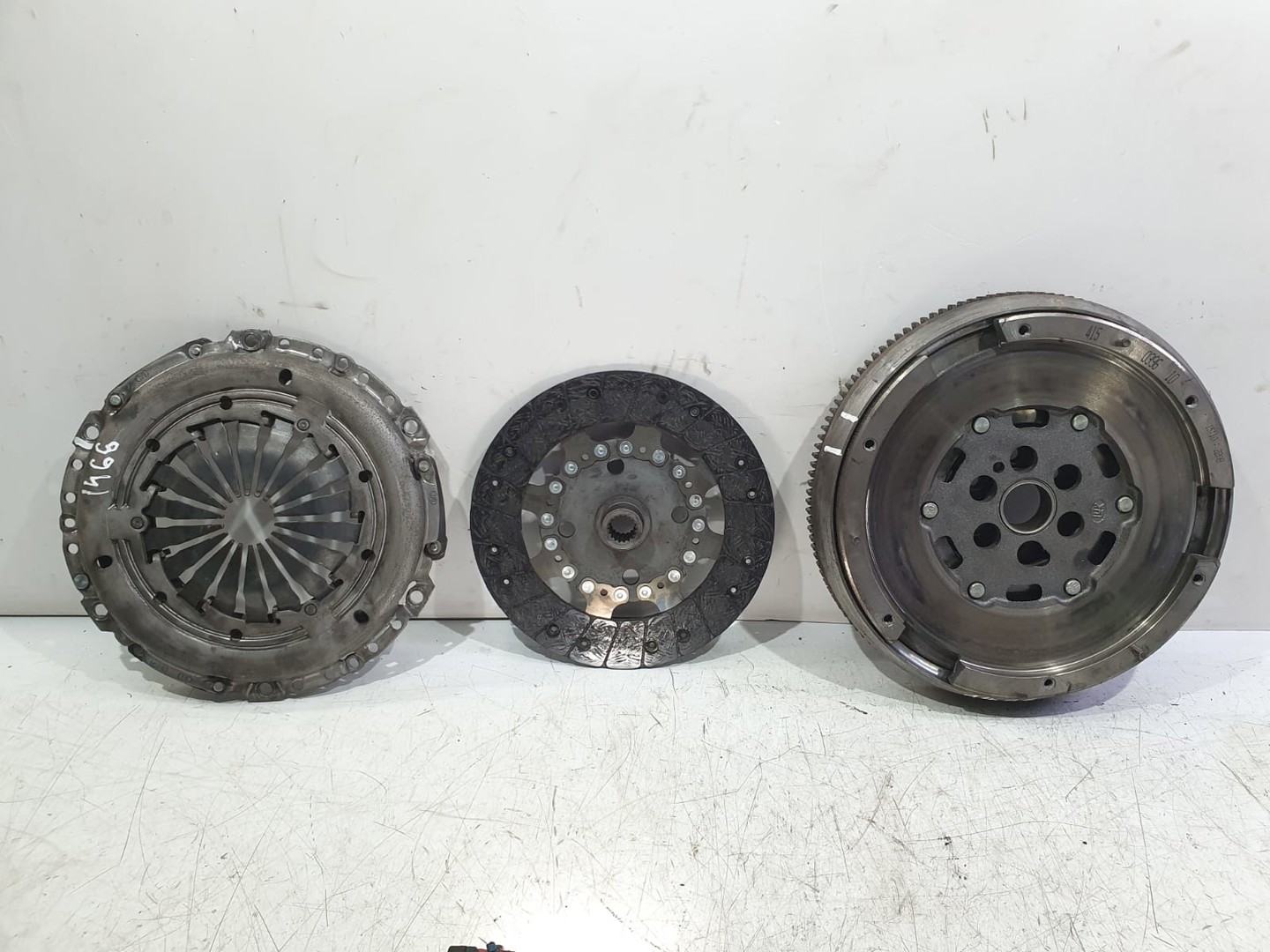 Kit ambreiaj volanta cu masa dubla 123047510 323070110 Peugeot 307 1 (facelift) (2005 - 2008)