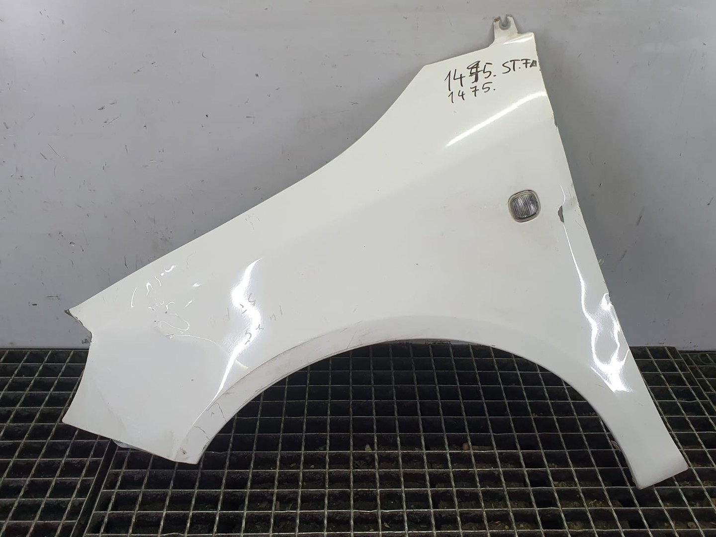 Aripa stanga fata Skoda Fabia 5J (2007 - 2010)