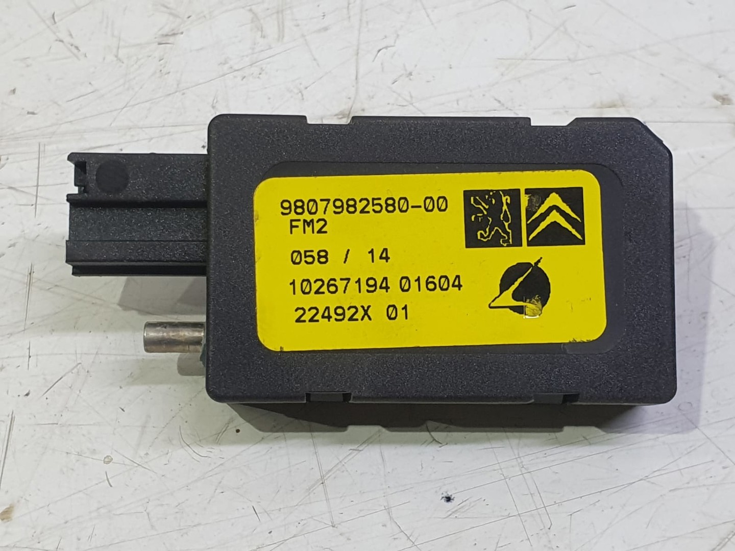 Amplificator antena 9807982580-00 Citroen C4 Picasso 2 (2013 - 2017)