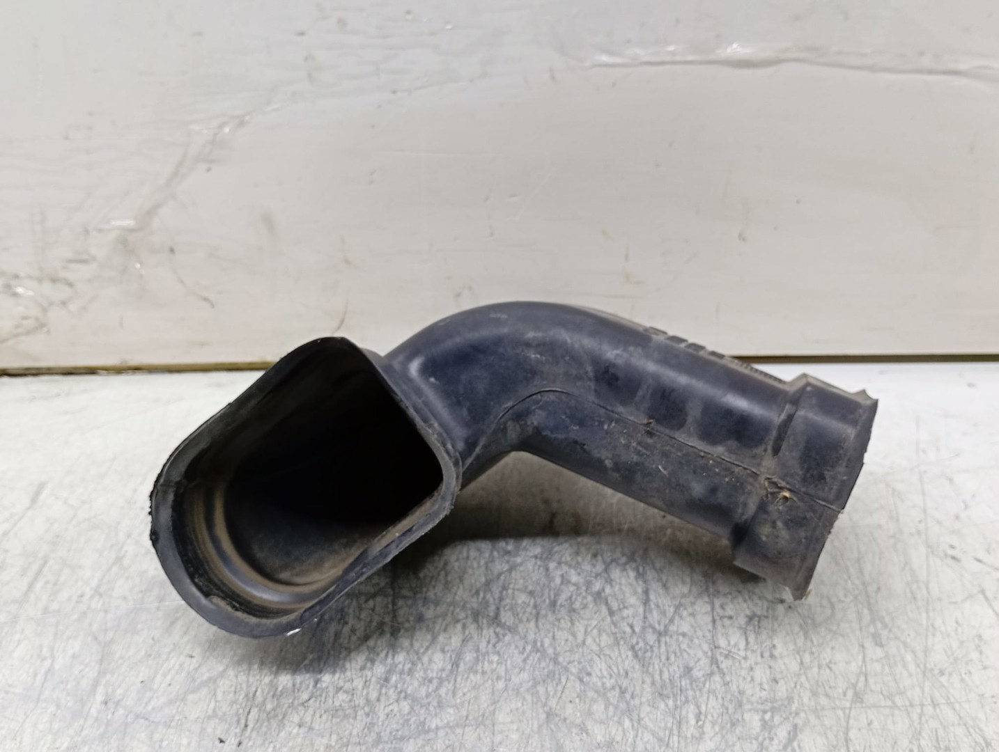 Tub admisie 28211-2c100 Hyundai Coupe GK (2001 - 2005)