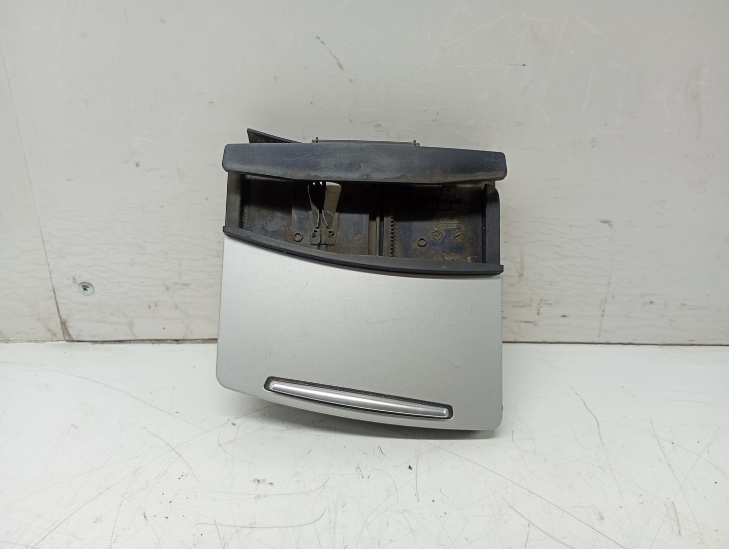 Scrumiera 4f1857951c Audi A6 4F/C6 (facelift) (2008 - 2011)