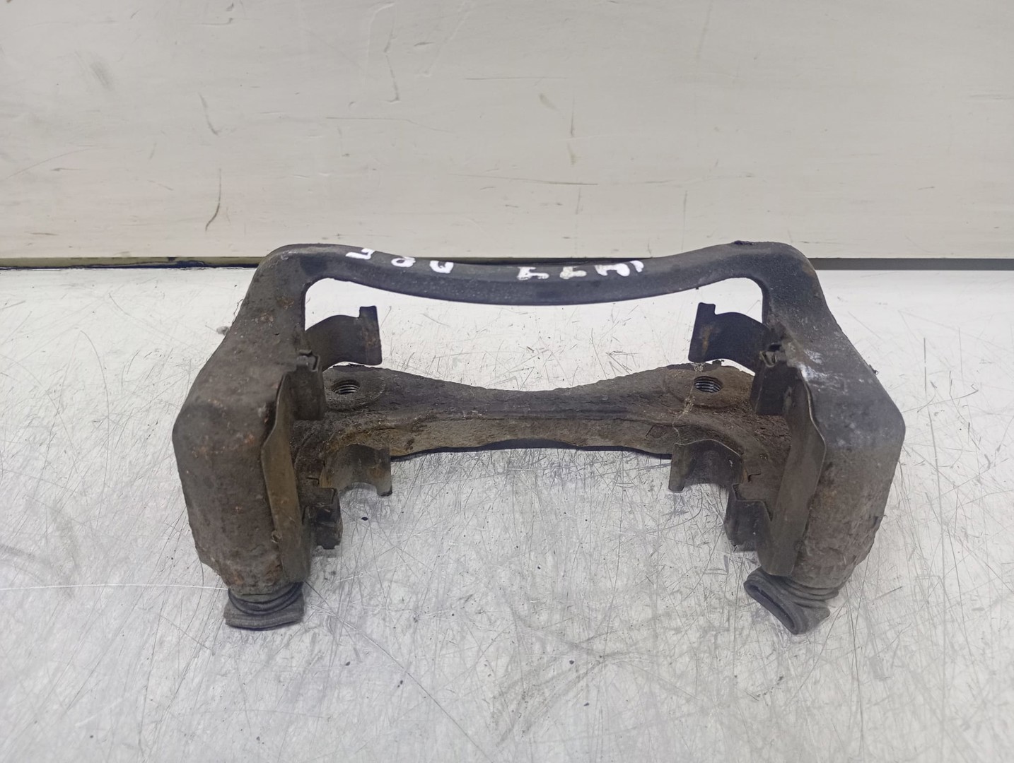 Suport etrier dreapta fata Hyundai Coupe GK (2001 - 2005)