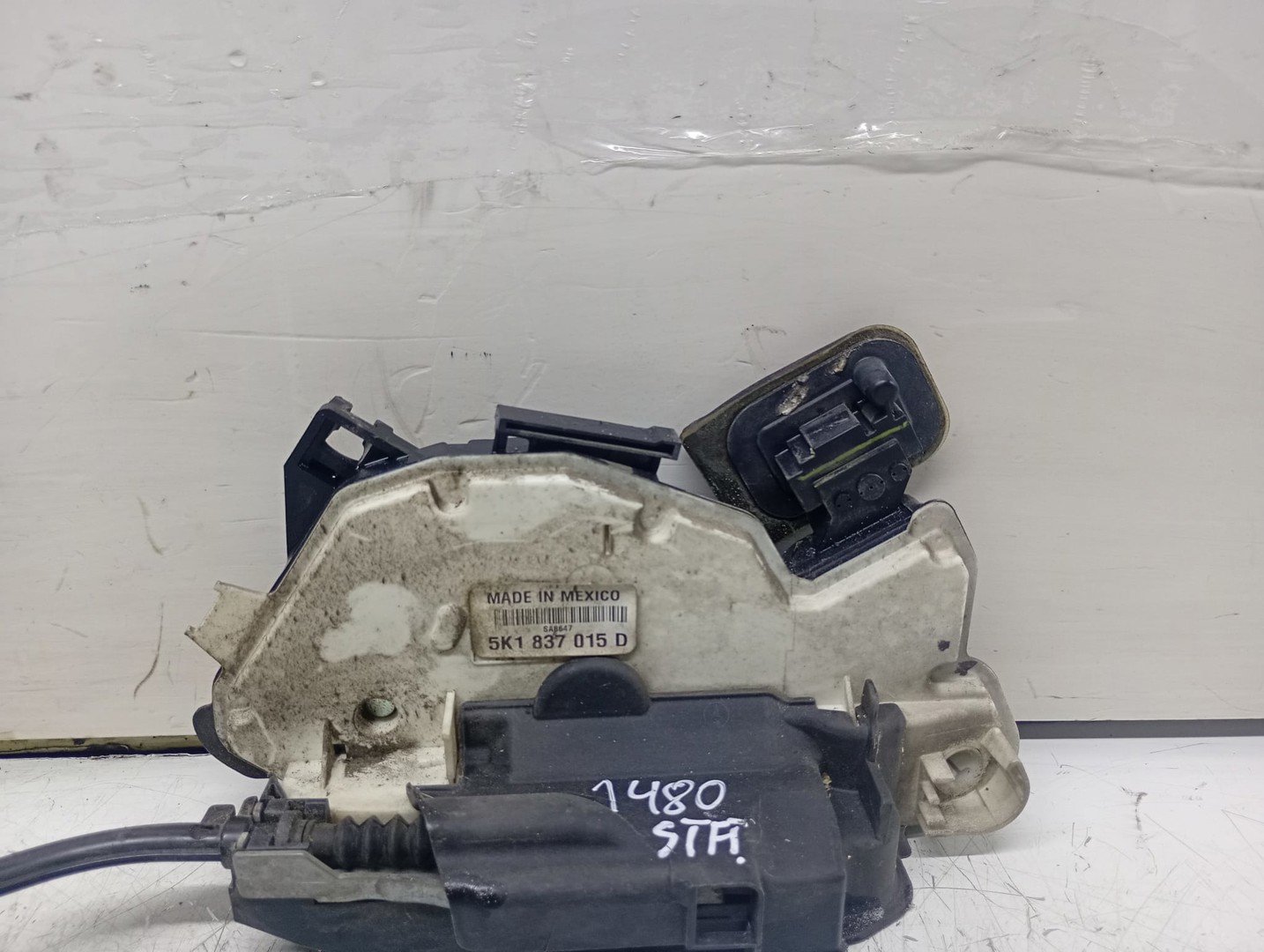 Broasca stanga fata 5K1837015D Volkswagen Jetta 6 (2010 - 2014)
