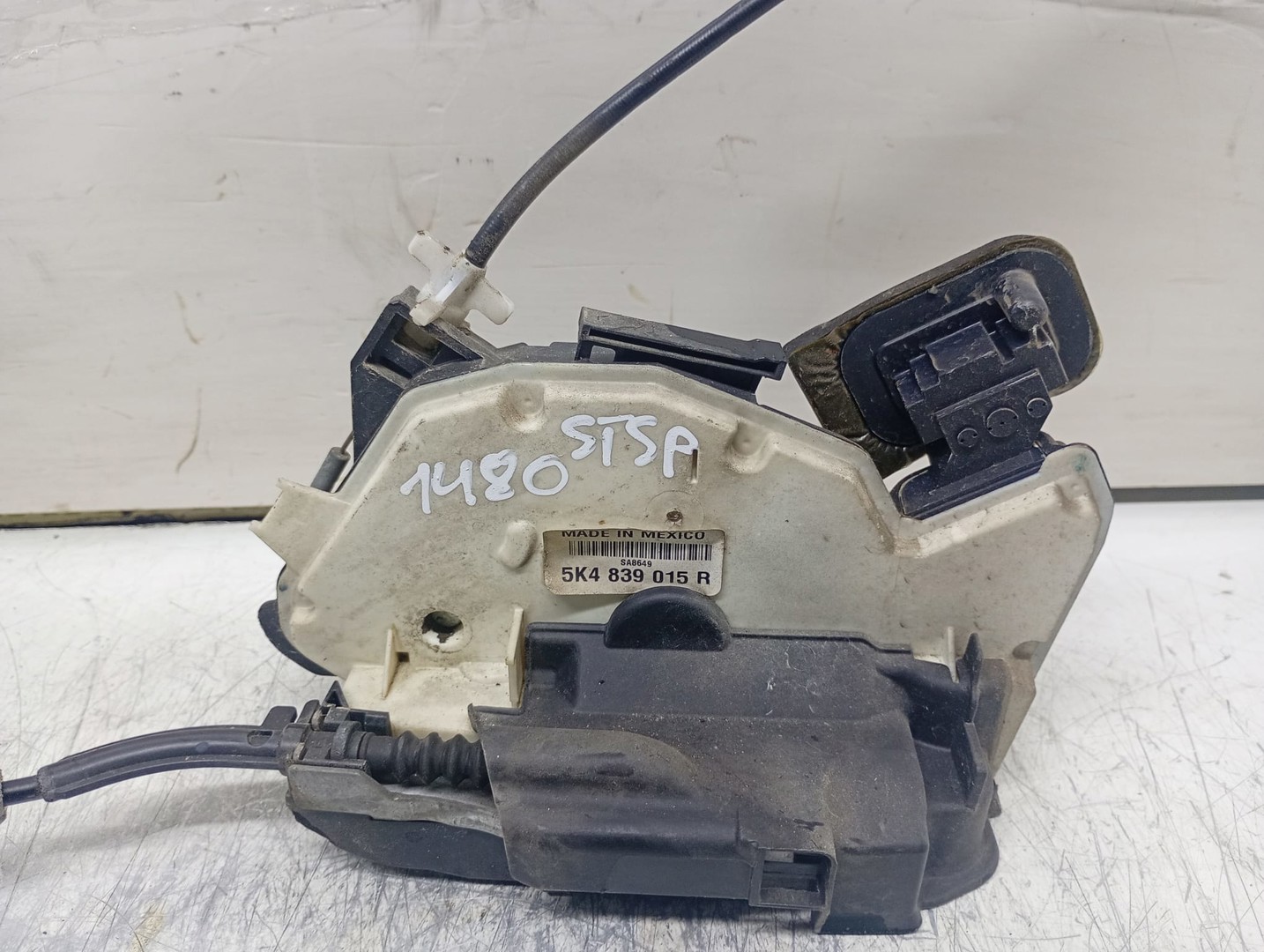 Broasca stanga spate Volkswagen Jetta 6 (2010 - 2014)