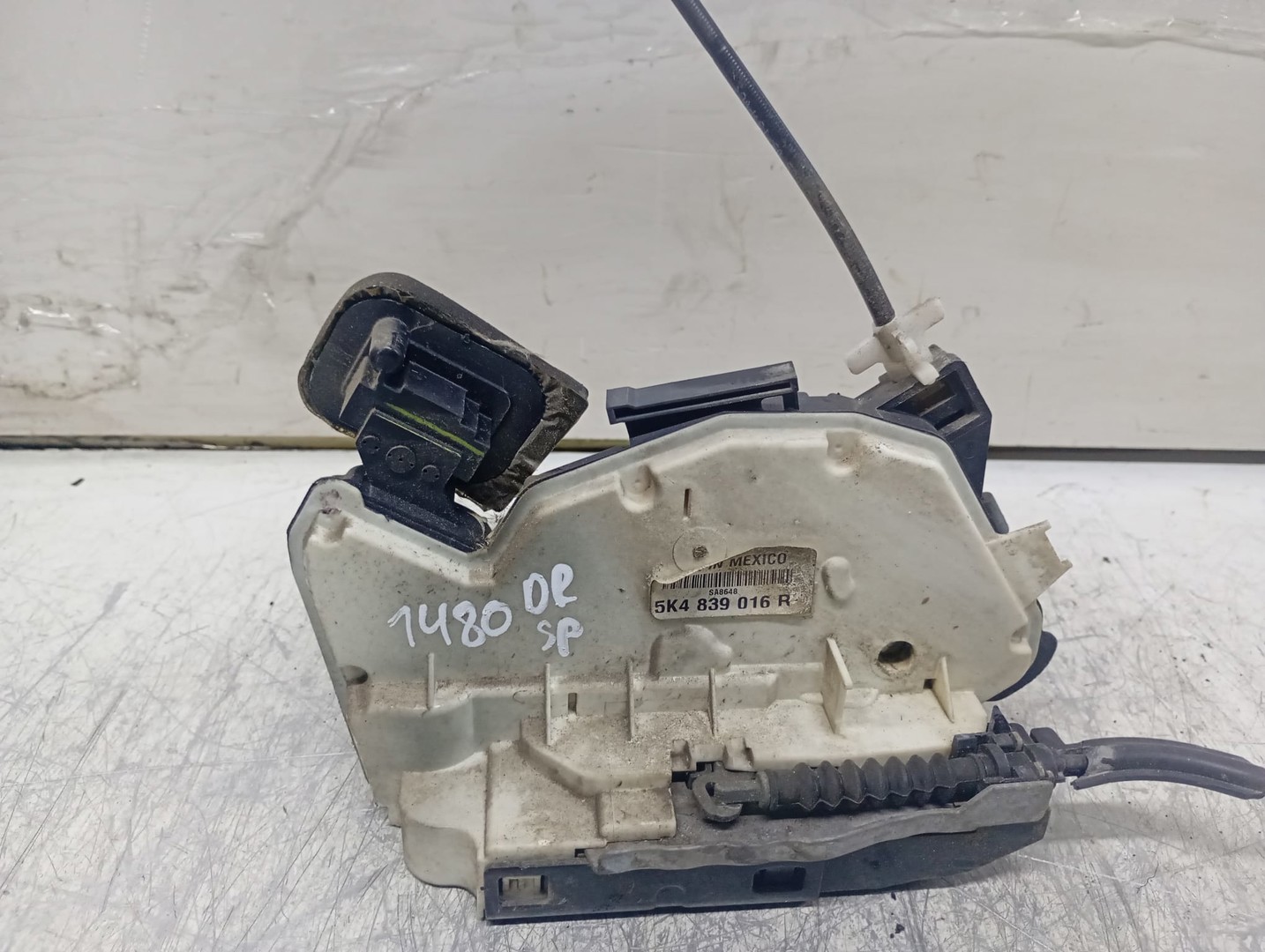 Broasca dreapta spate 5k4839016r Volkswagen Jetta 6 (2010 - 2014)