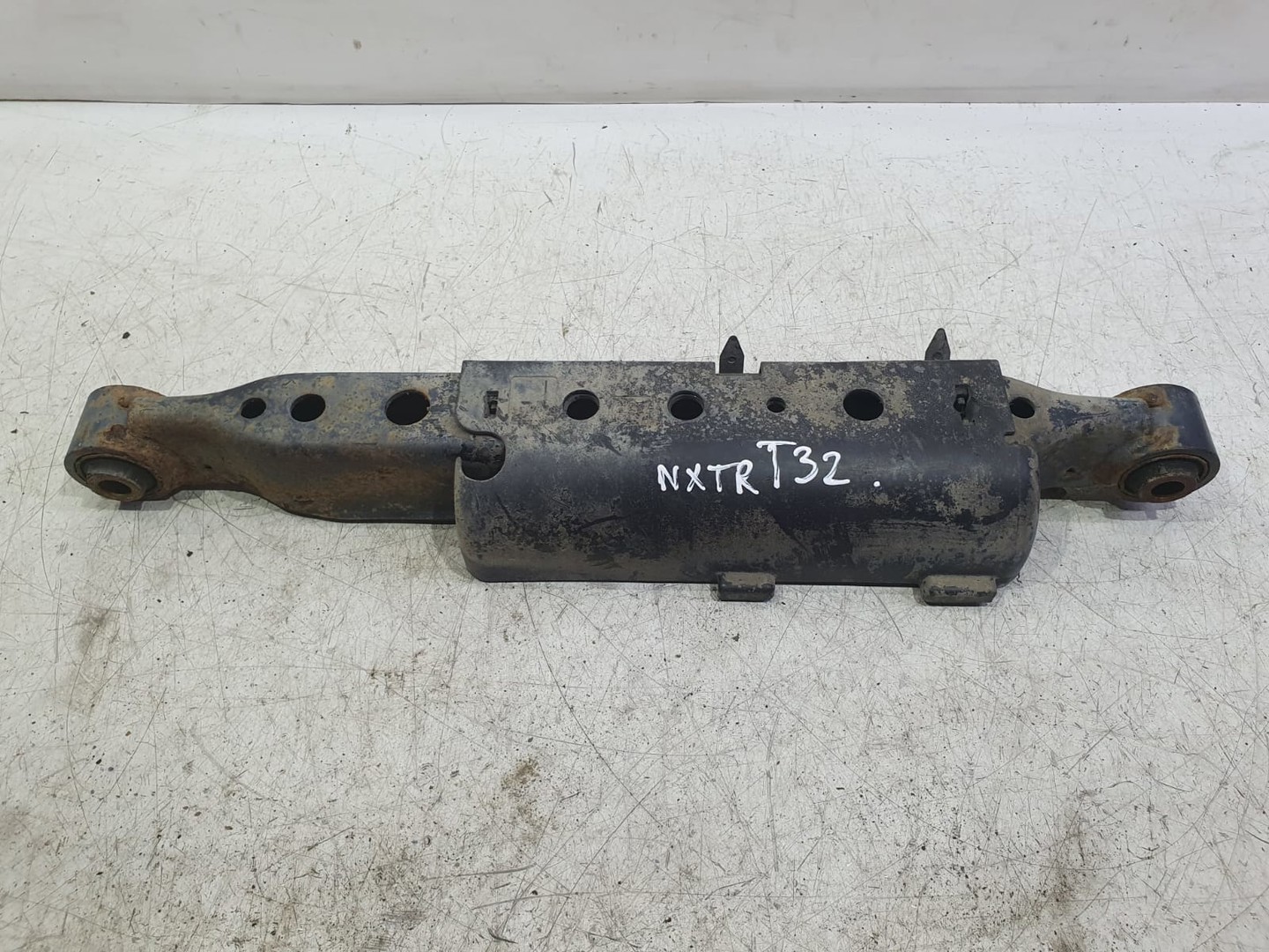 Brat suspensie spate 551a76fk0a Nissan X-Trail T32 (2013 - 2020)