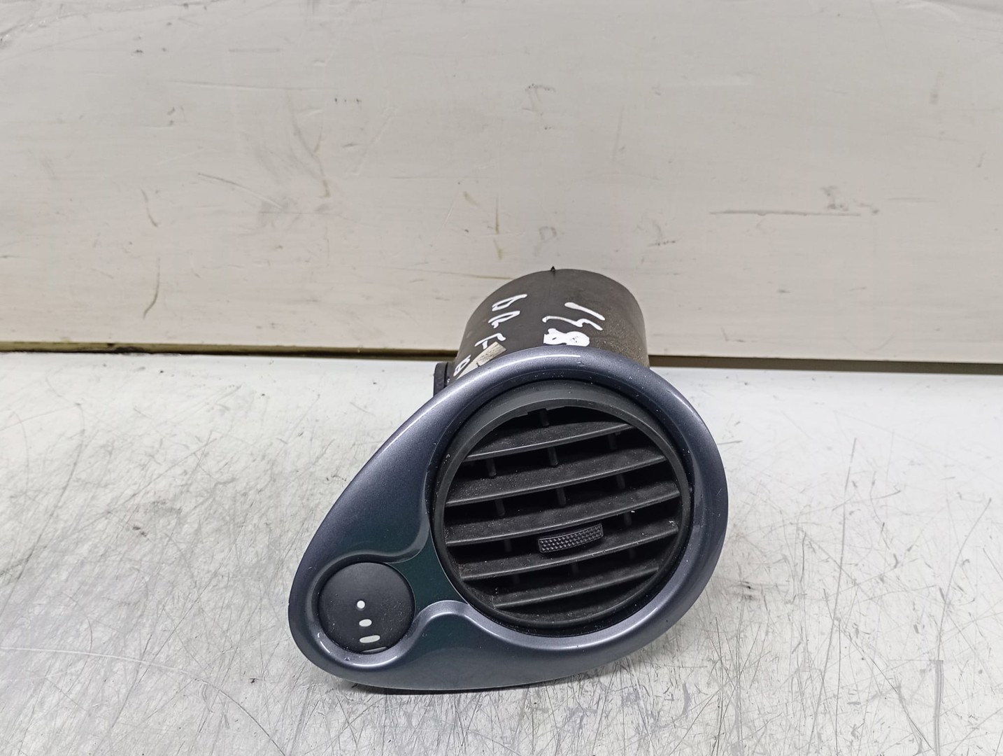 Grila ventilatie bord B6246041 Renault Clio 3 (2005 - 2009)