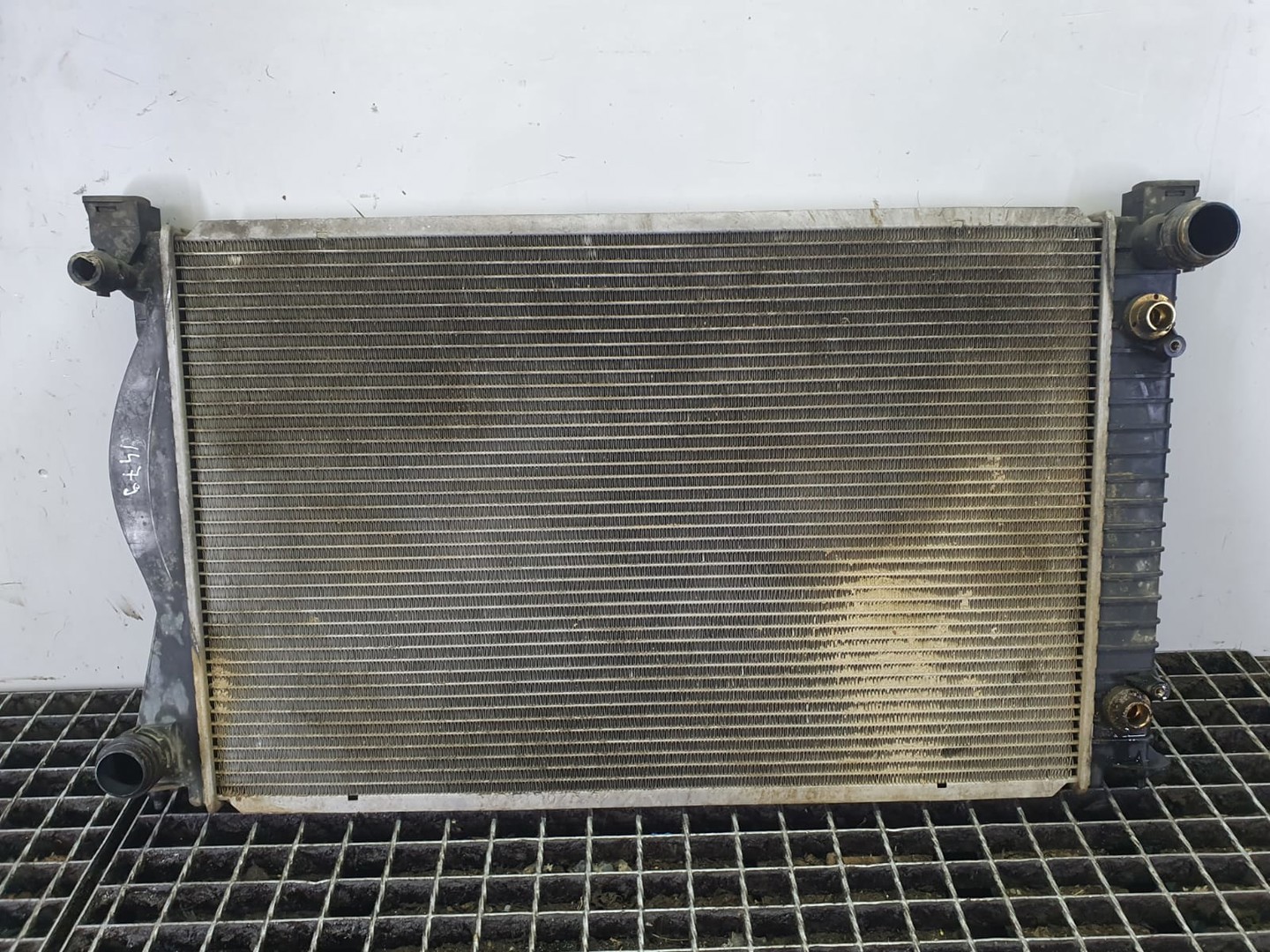 Radiator apa Audi A6 4F/C6 (facelift) (2008 - 2011)