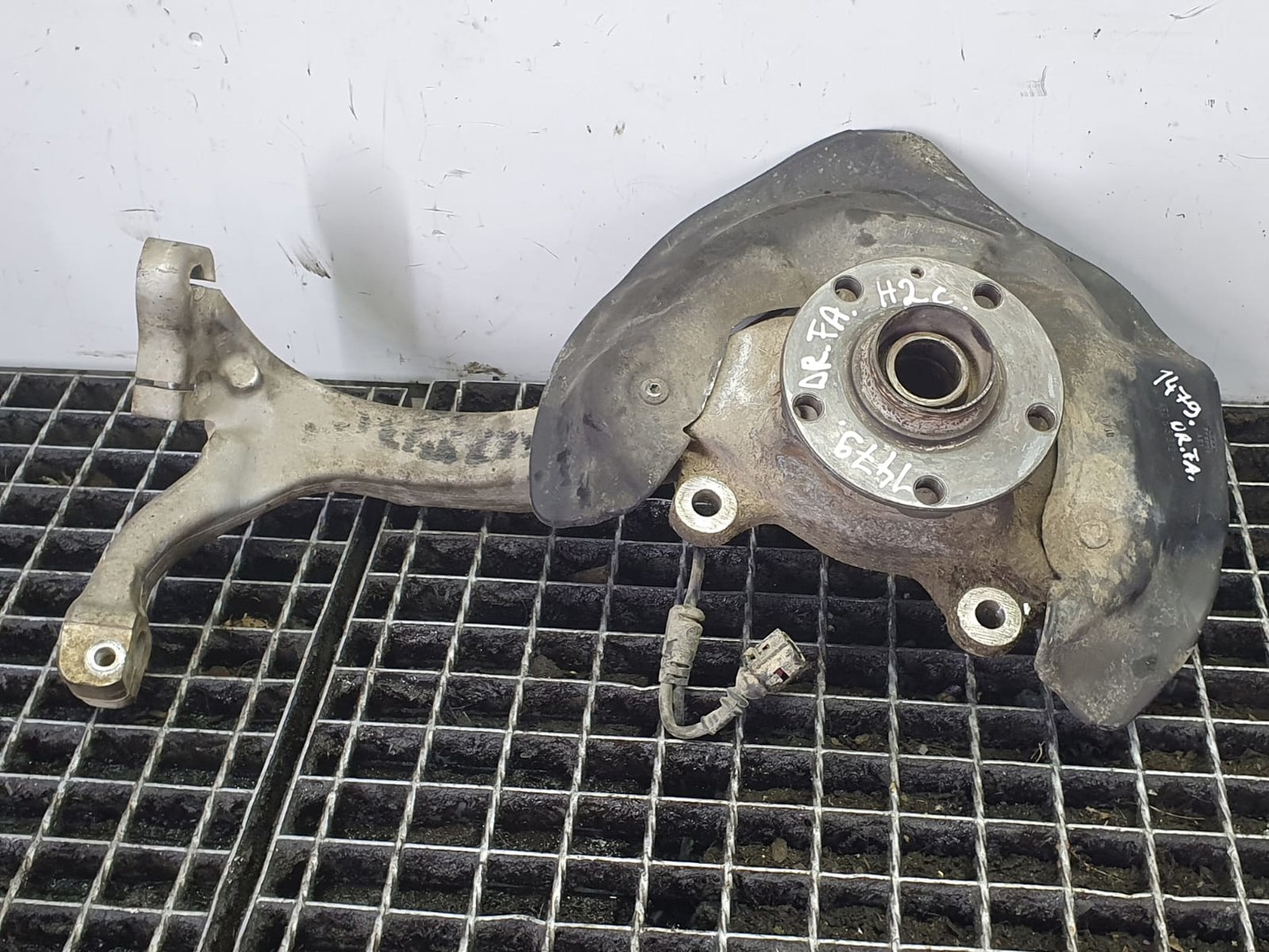 Fuzeta dreapta fata 4f0615312a Audi A6 4F/C6 (facelift) (2008 - 2011)