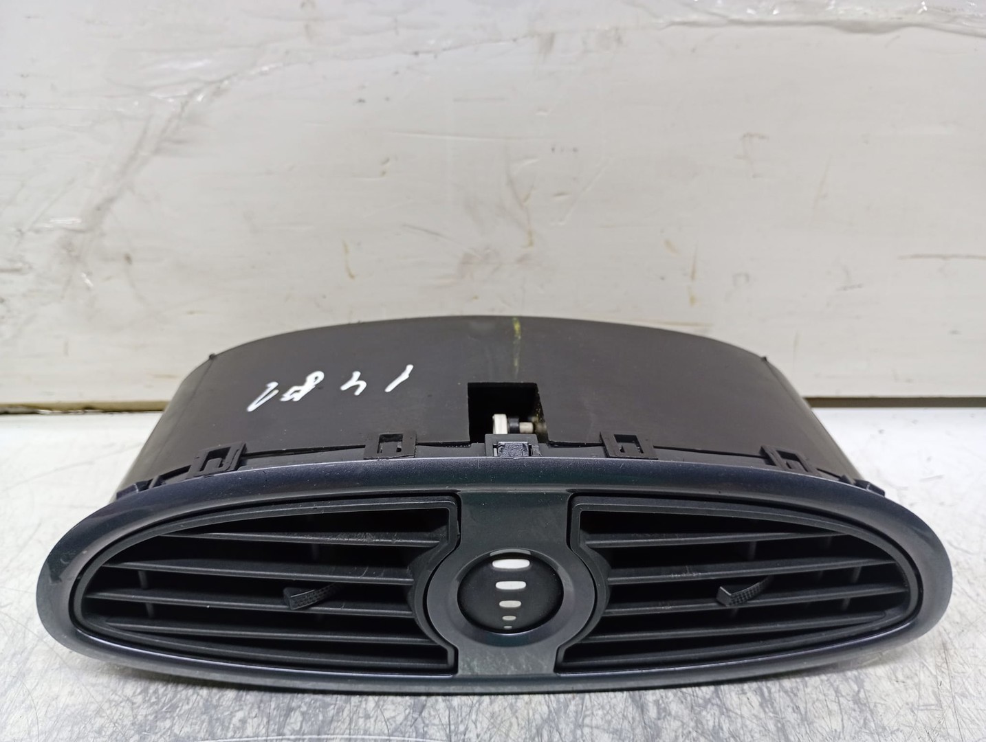 Grila ventilatie bord Renault Clio 3 (2005 - 2009)