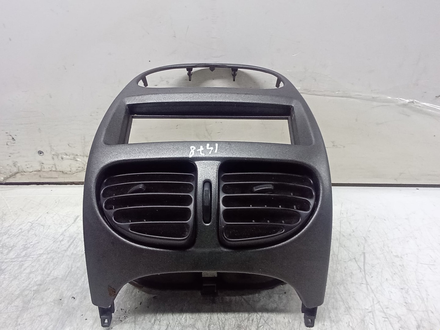 Grila ventilatie bord 9655464277 Peugeot 206 1 (facelift) (2002 - 2009)