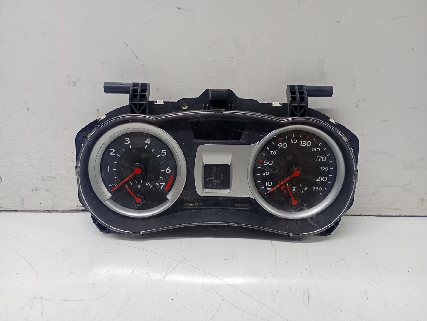 Ceasuri de bord 8200715181 Renault Clio 3 (2005 - 2009)