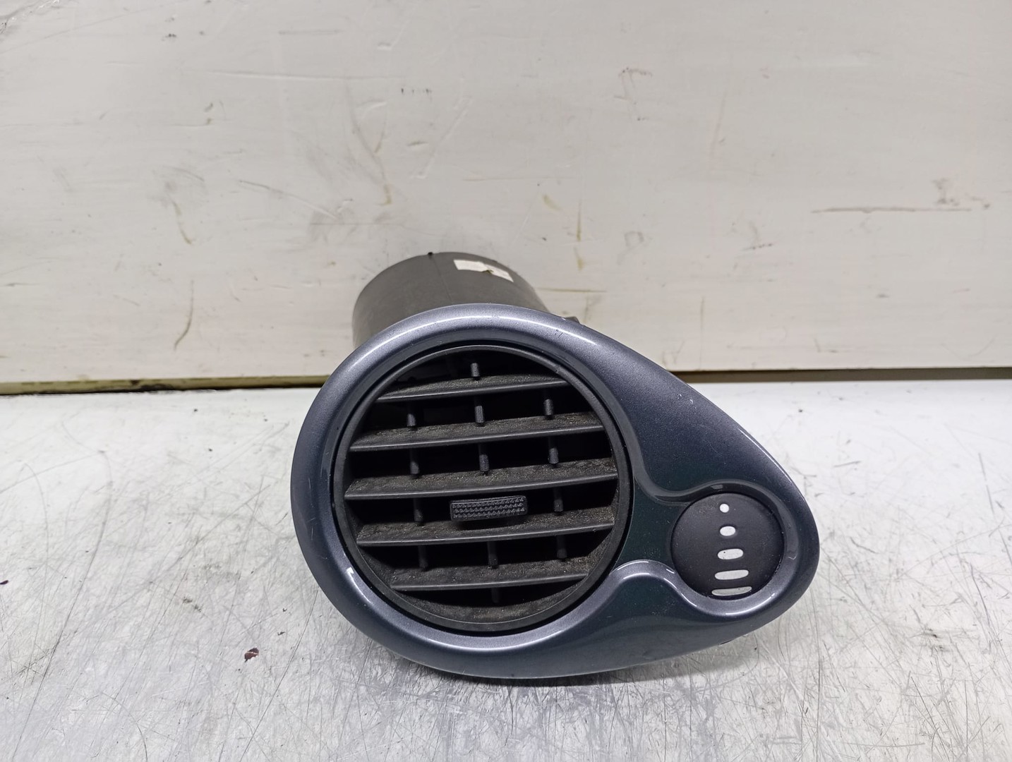 Grila ventilatie bord B6246040 Renault Clio 3 (2005 - 2009)