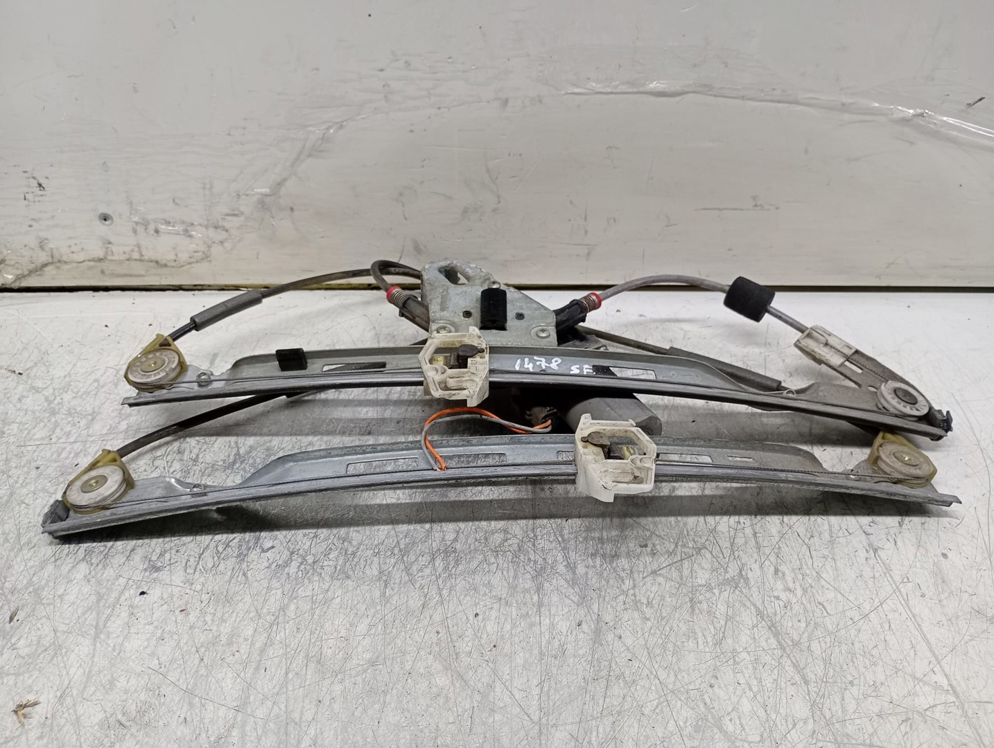 Macara geam stanga fata 4M1C Peugeot 206 1 (facelift) (2002 - 2009)