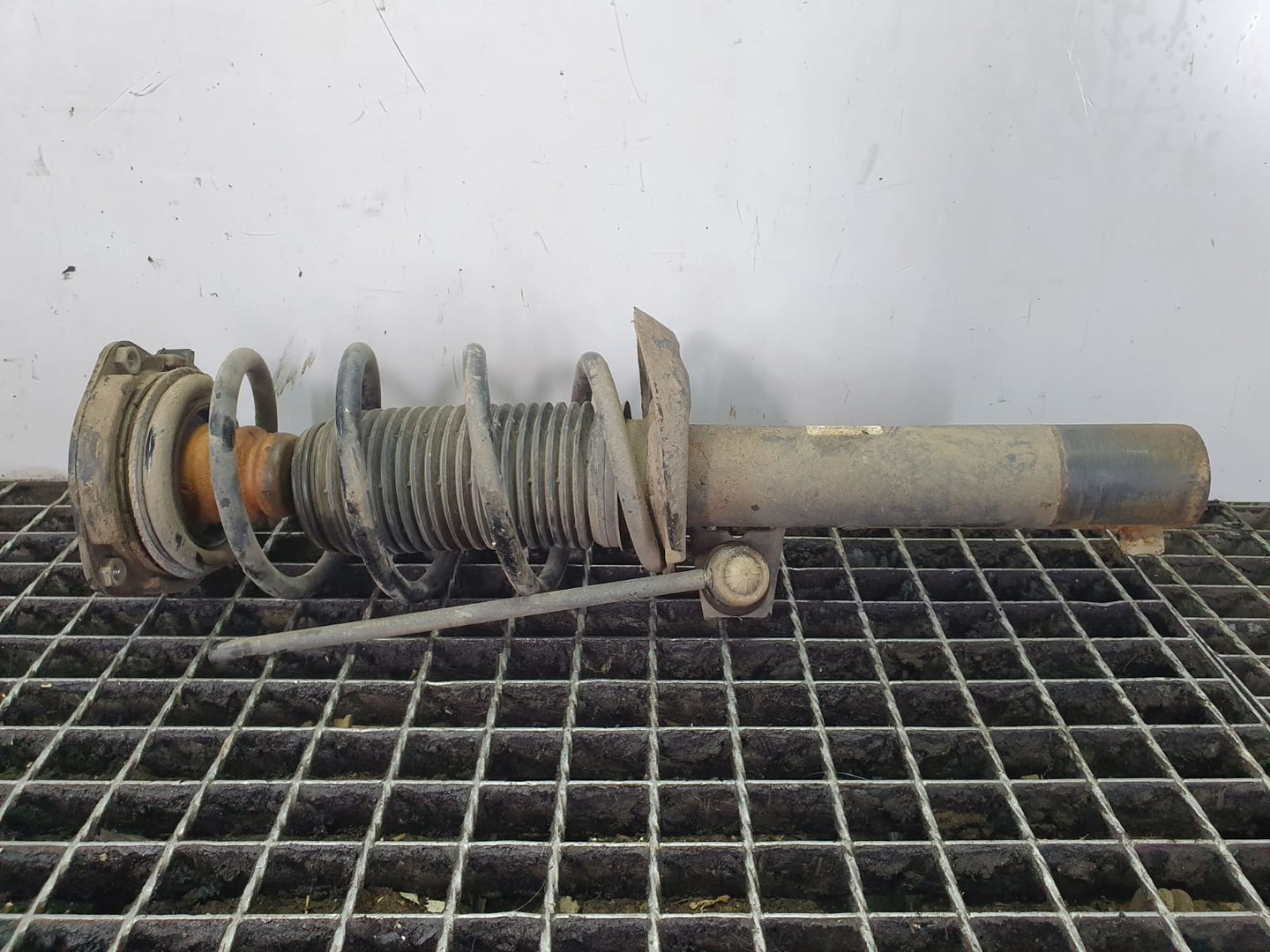 Amortizor cu arc dreapta fata 5c0413031bb 5c0400054g Volkswagen Jetta 6 (2010 - 2014)