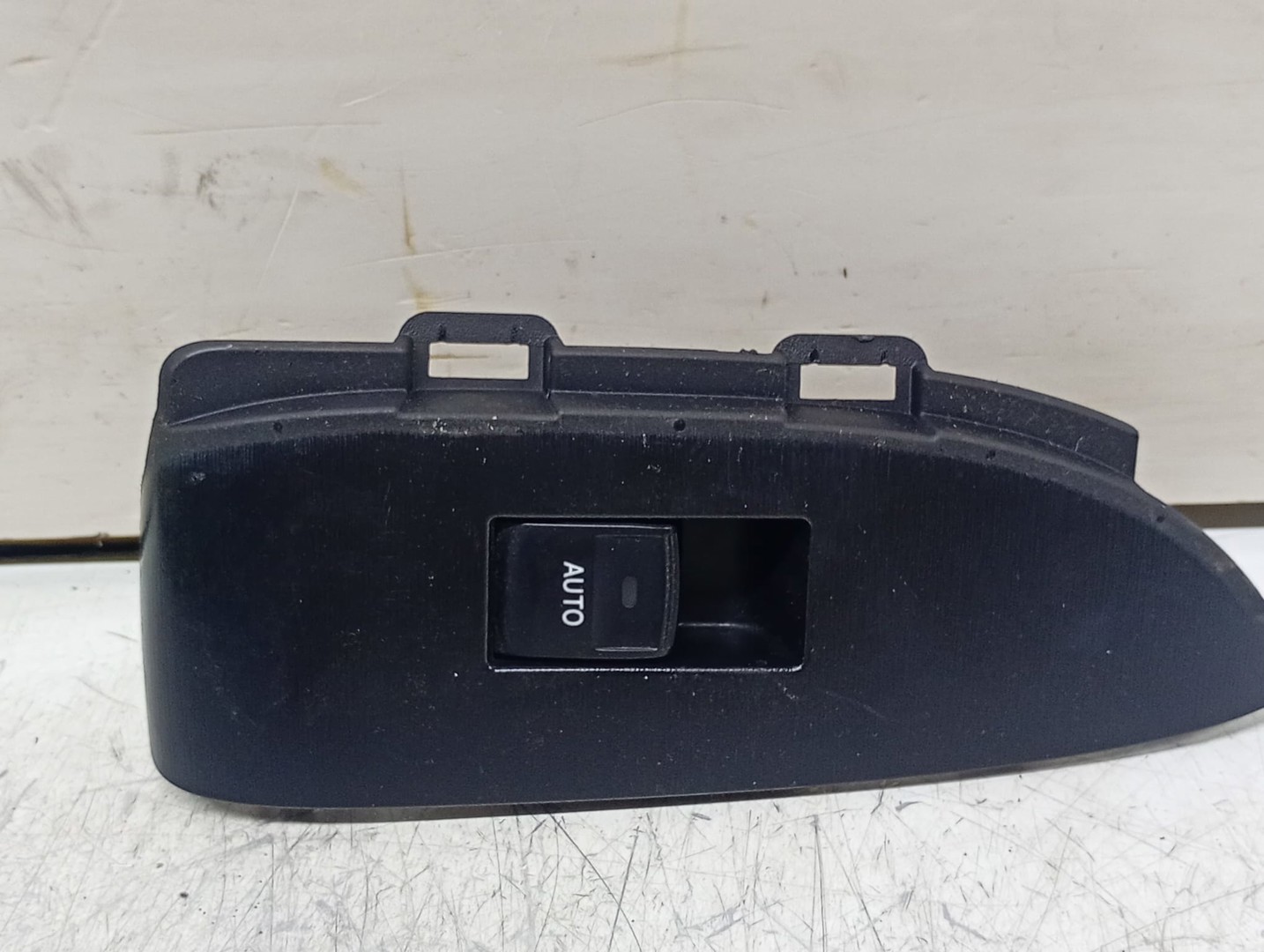 Buton geam 74271-47060 Toyota Prius XW30 (2009 - 2011)