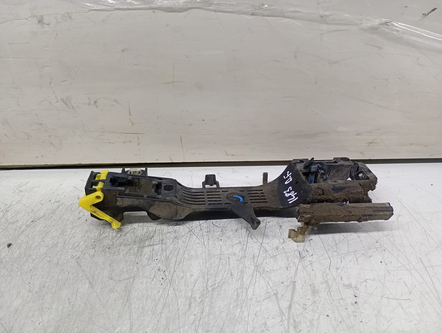 Suport maner exterior dreapta fata Toyota Prius XW30 (2009 - 2011)