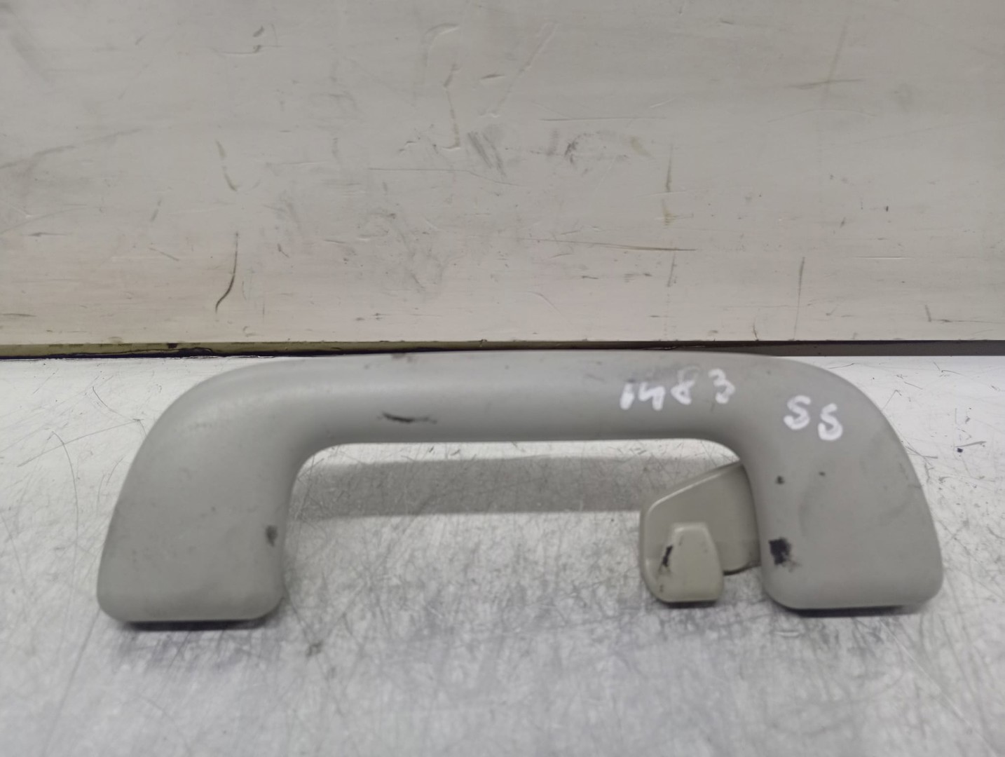 Maner plafon 574631-2011 Toyota Prius XW30 (2009 - 2011)