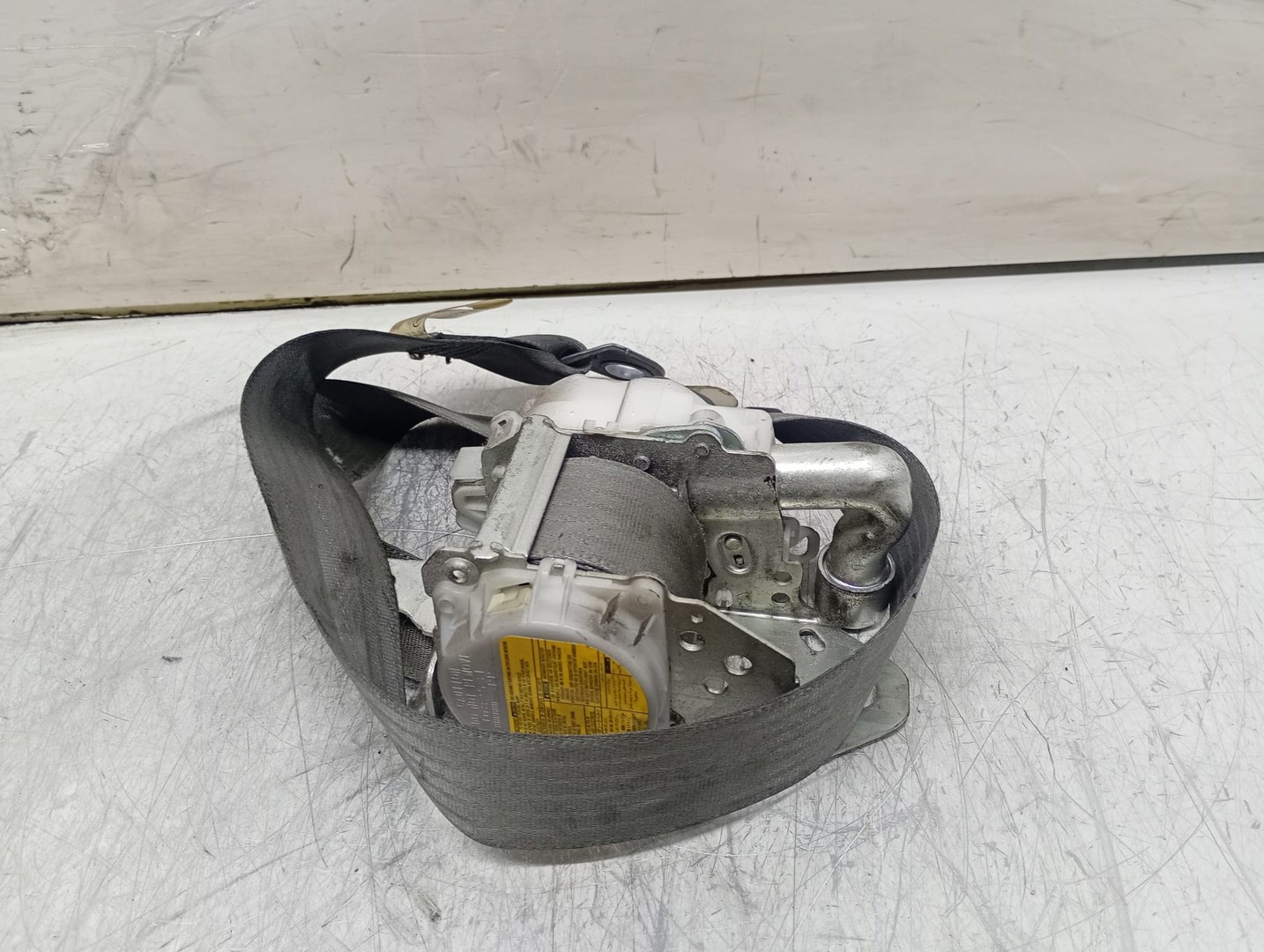 Centura siguranta stanga fata 7S2070-P Toyota Prius XW30 (2009 - 2011)