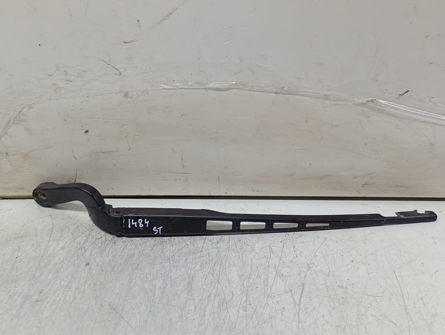 Brat stergator parbriz stanga 4F1955407 Audi A6 4F/C6 (2004 - 2008)