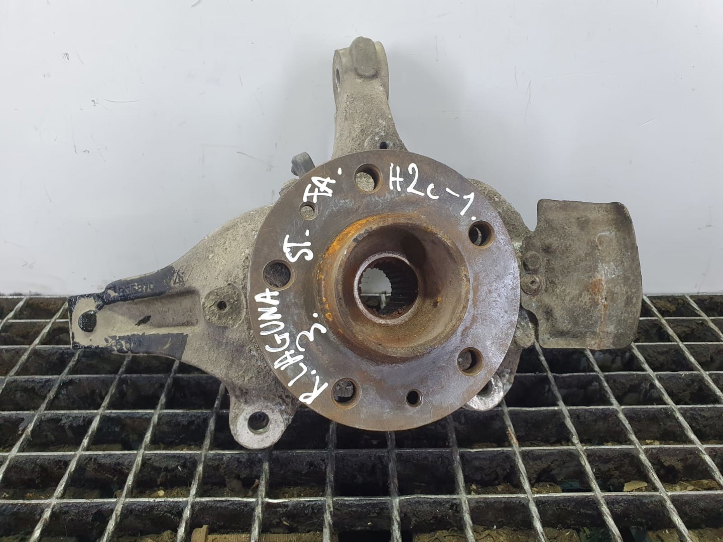 Fuzeta stanga fata 400150006r Renault Laguna 3 (2007 - 2011)