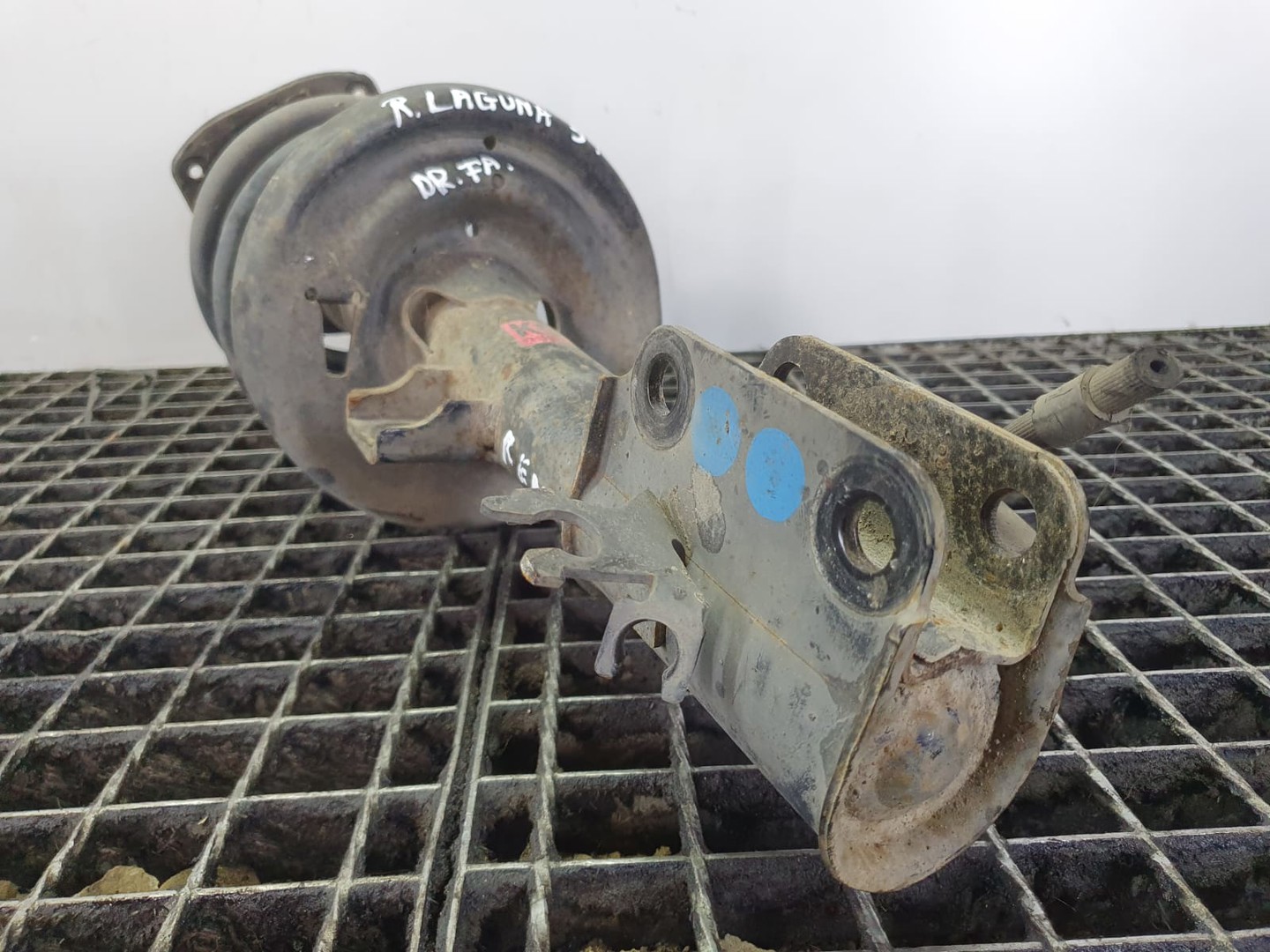 Amortizor cu arc dreapta fata 543025835r Renault Laguna 3 (2007 - 2011)