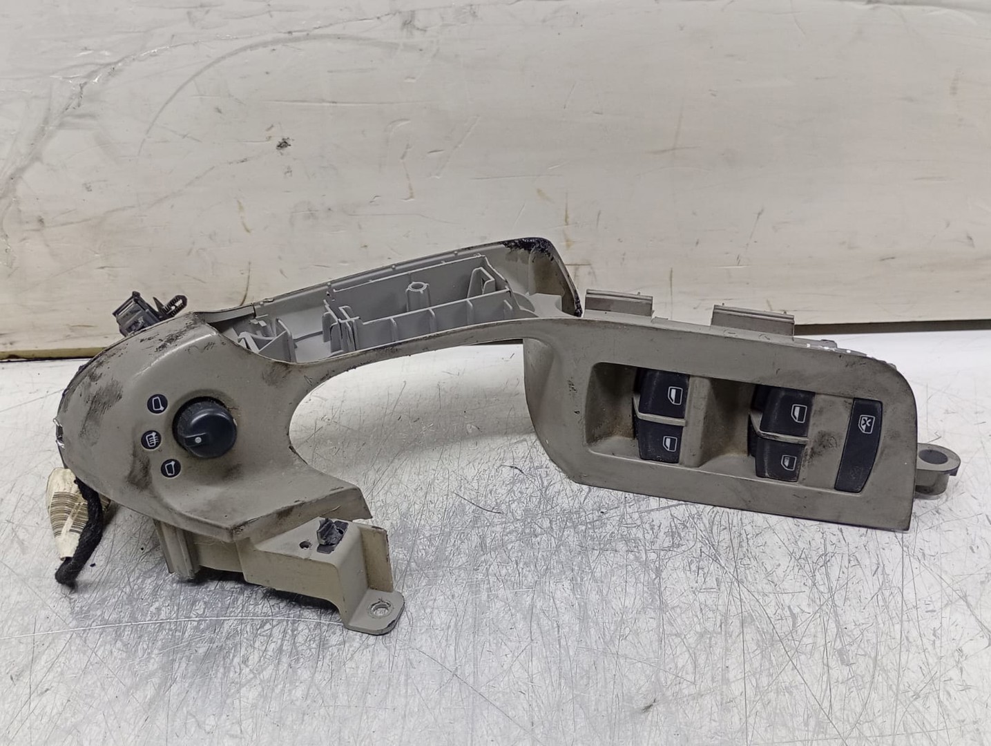 Panou comanda geamuri 4F1867161 Audi A6 4F/C6 (2004 - 2008)