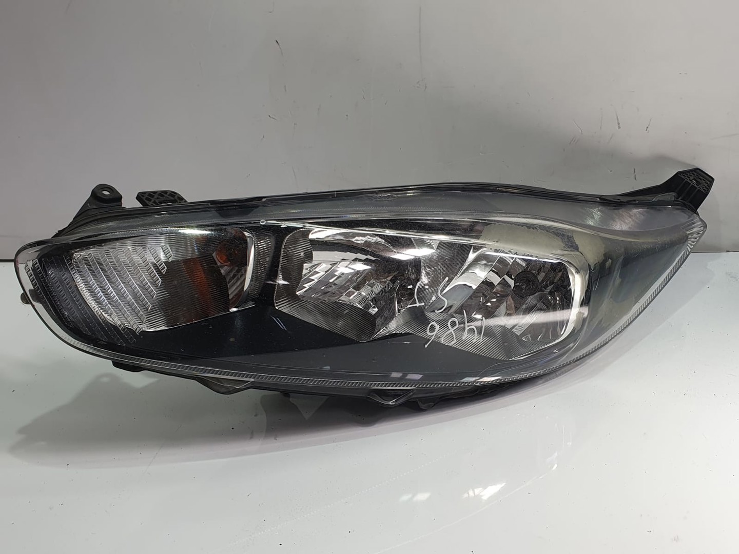 Far stanga c1bb-13w030-ah Ford Fiesta 6 (facelift) (2013 - 2020)
