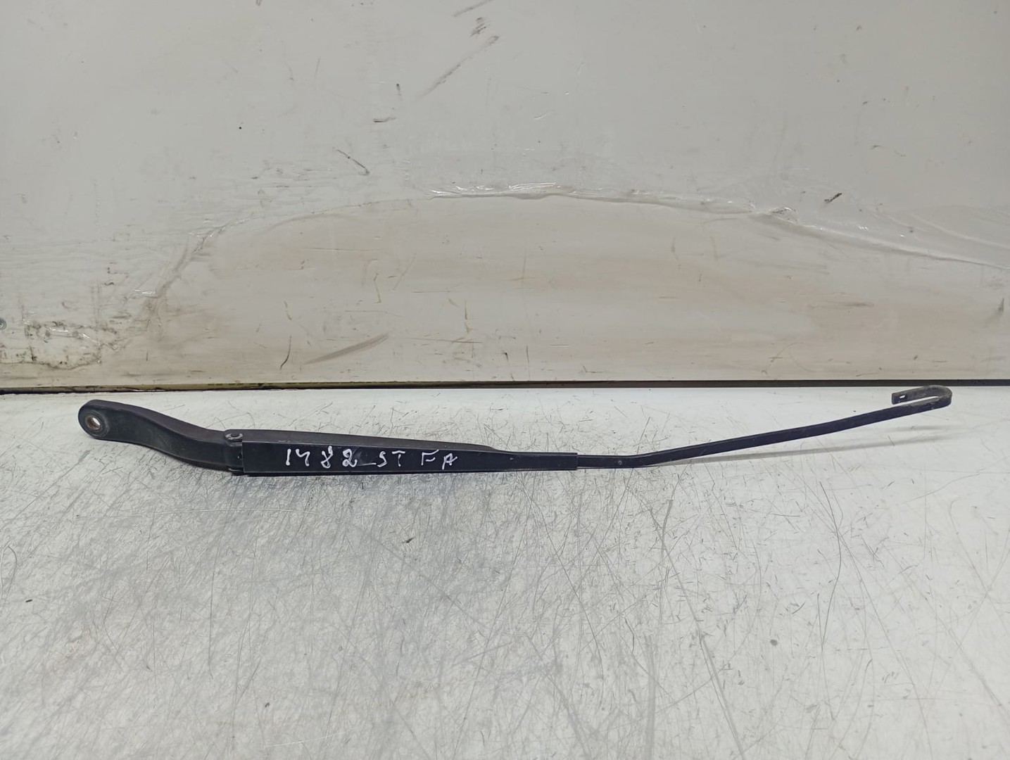 Brat stergator parbriz stanga 8200734776 Renault Master 3 (2010 - 2015)