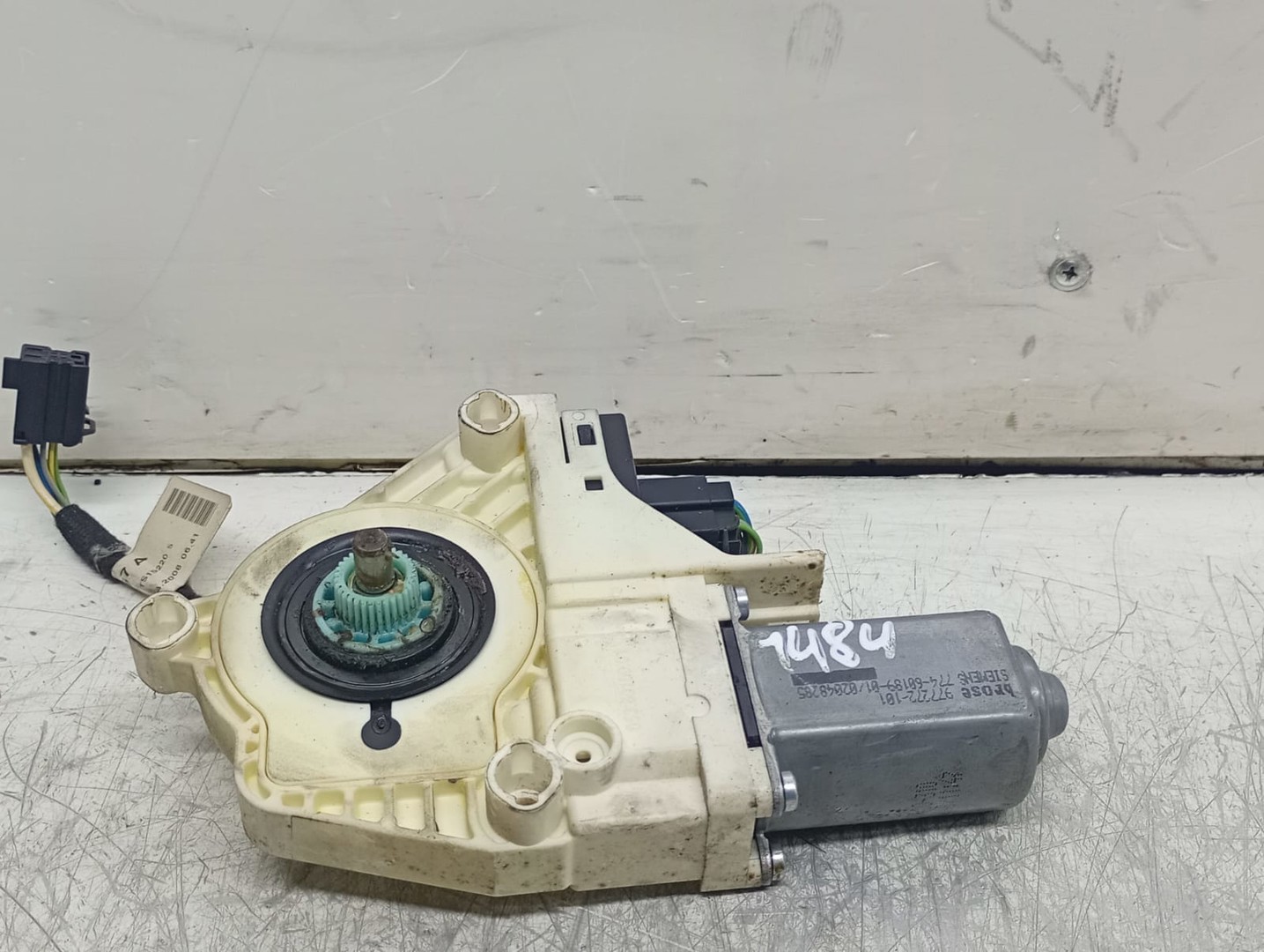 Motoras geam dreapta fata 4f0959802D Audi A6 4F/C6 (2004 - 2008)