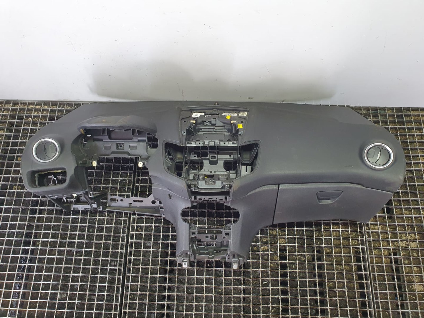 Plansa bord 8a61-a04325-arw 8v51-a044h30-ba Ford Fiesta 6 (facelift) (2013 - 2020)