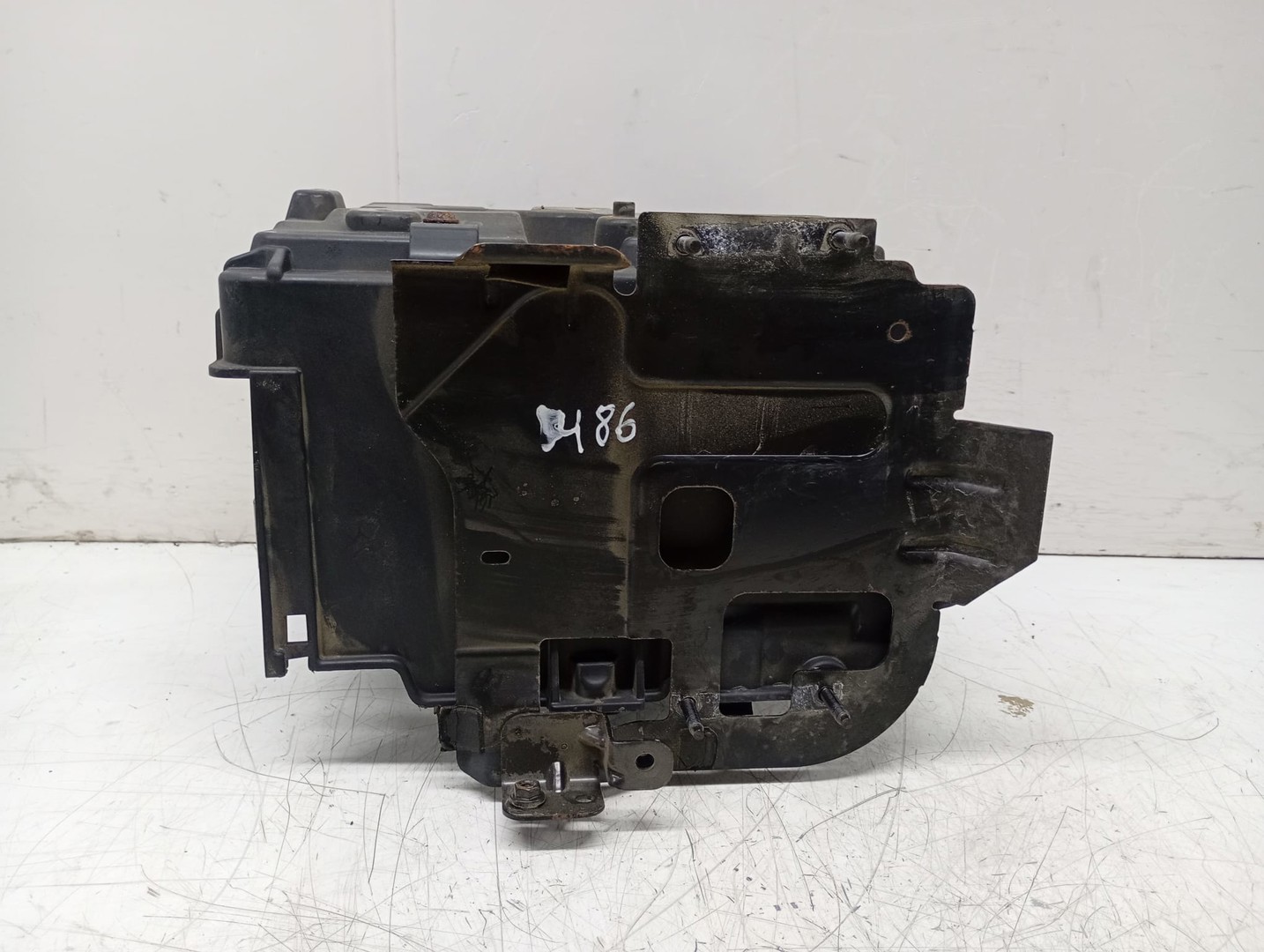 Suport baterie 8V2110718AD Ford Fiesta 6 (facelift) (2013 - 2020)