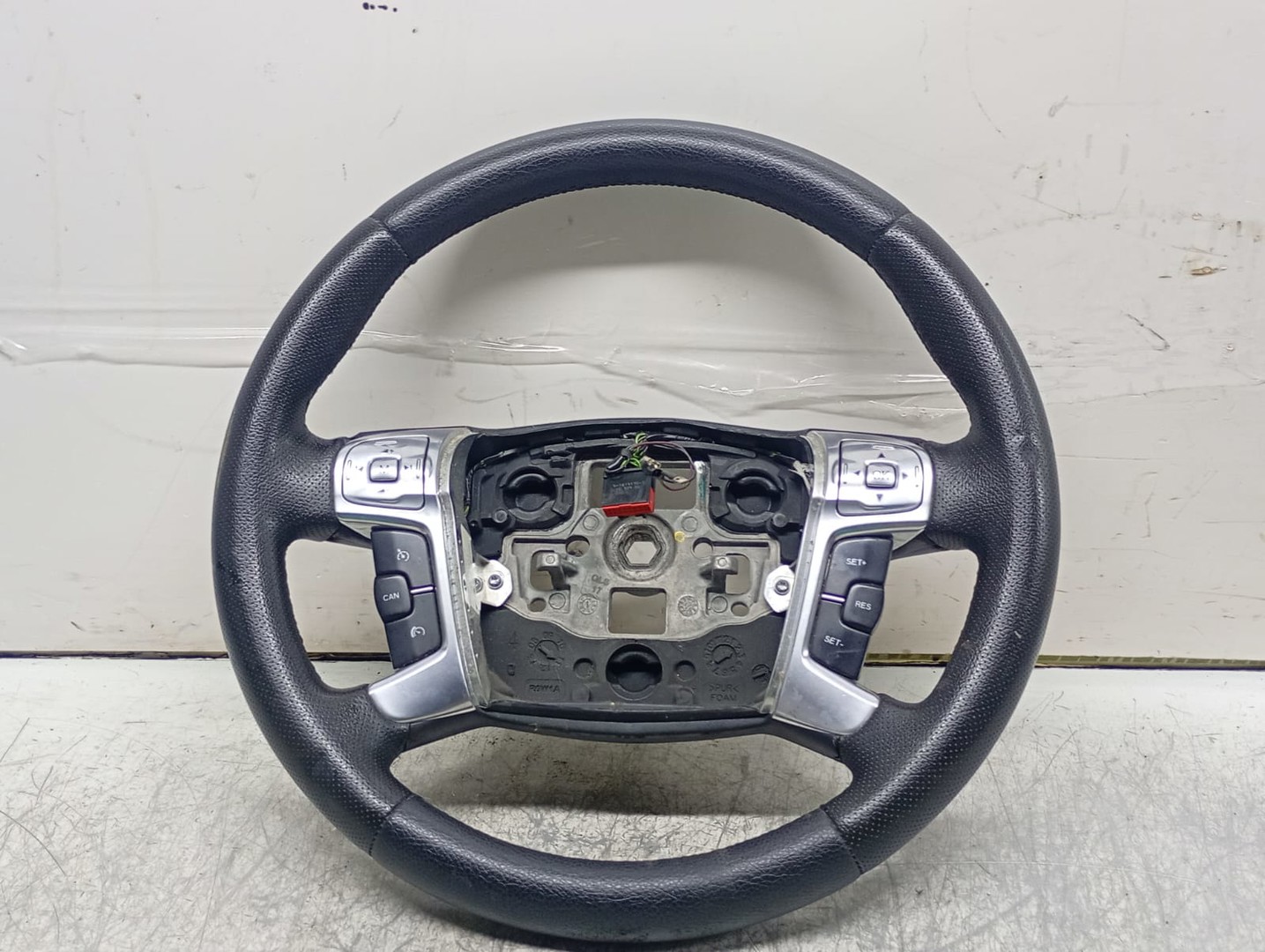 Volan in 4 spite cu comenzi AM2T-14K147-CB Ford S-Max 1 (facelift) (2010 - 2015)