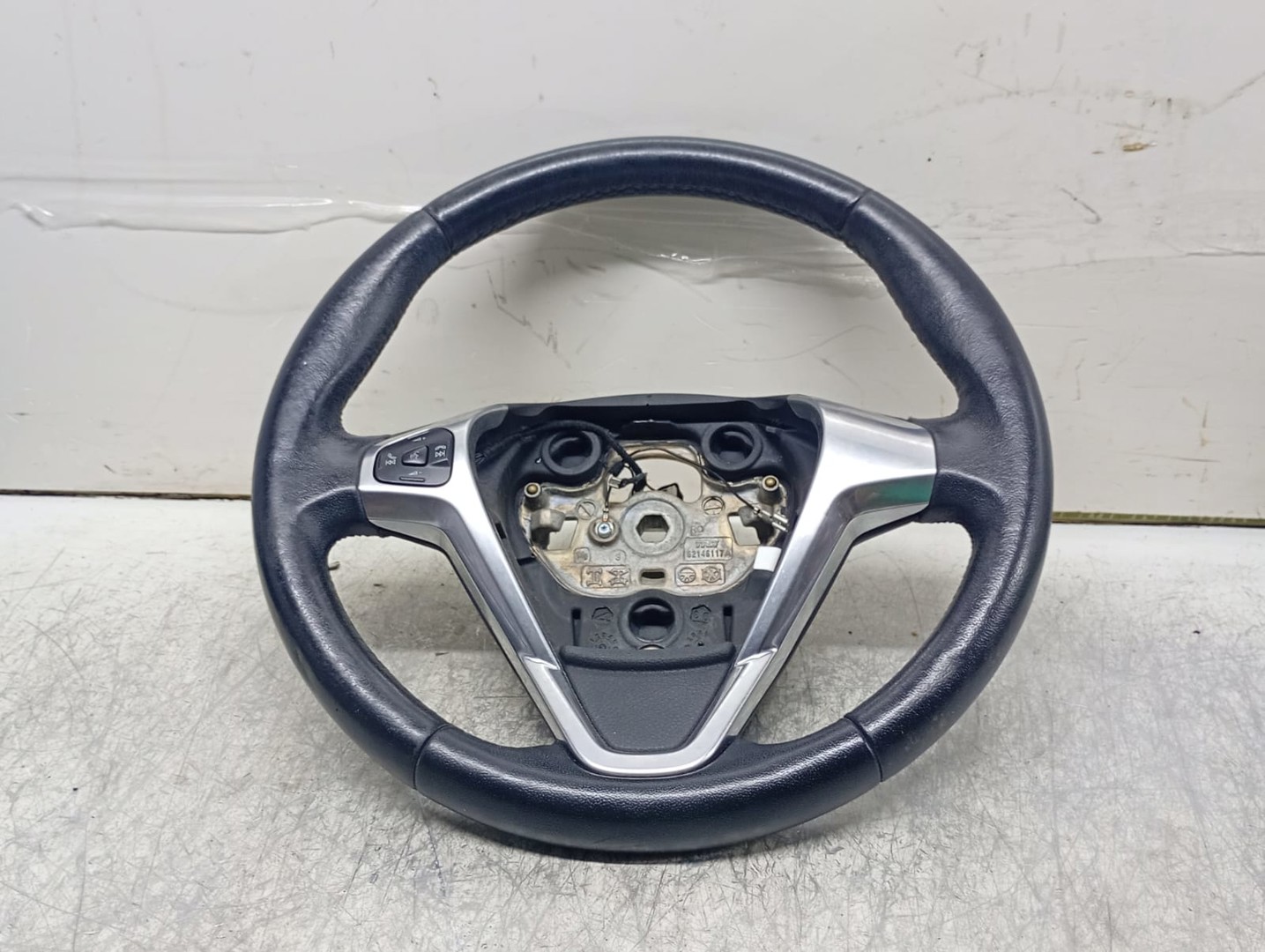 Volan in 3 spite cu comenzi 34148288A Ford Fiesta 6 (facelift) (2013 - 2020)