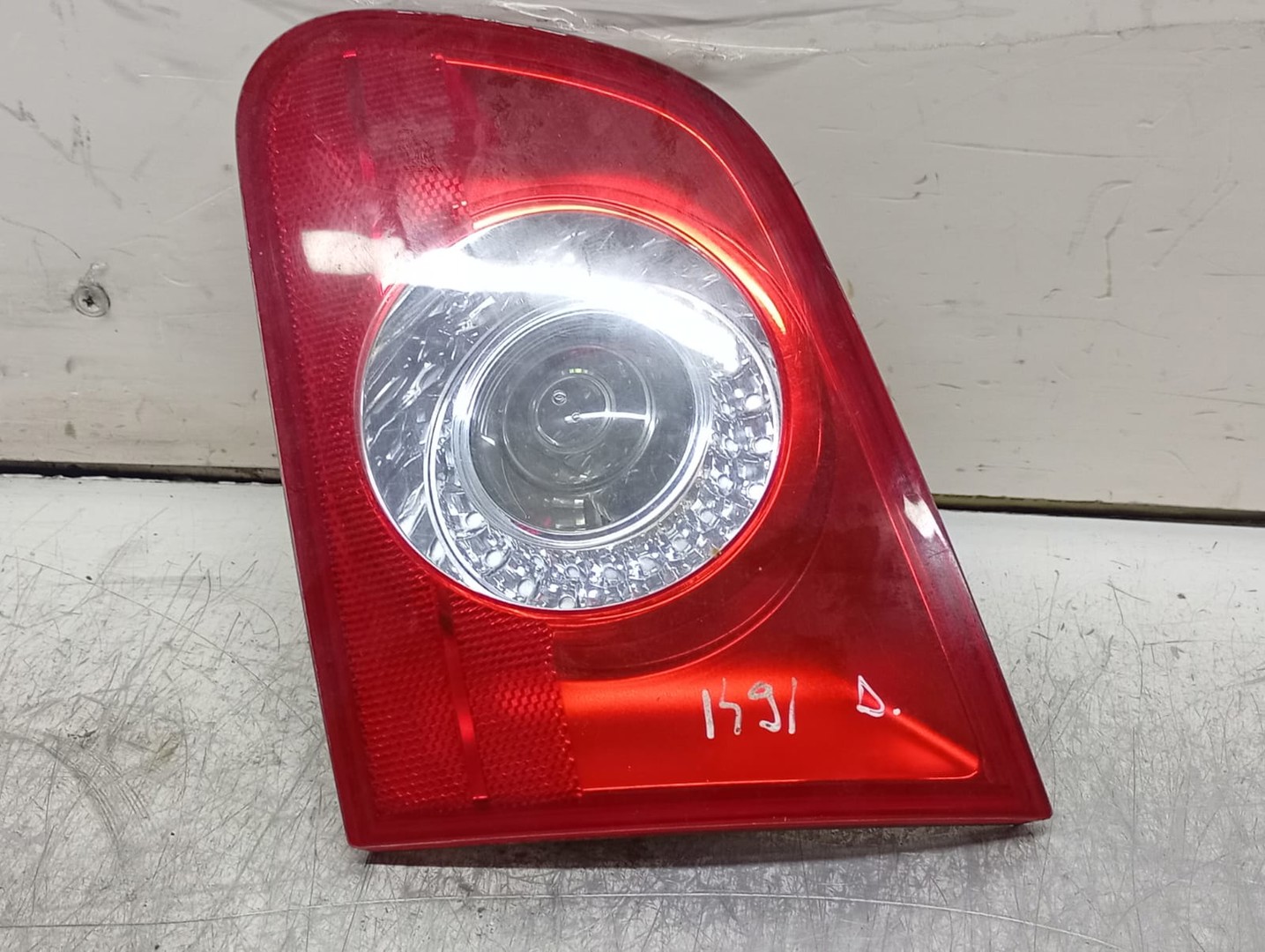 Stop dreapta haion 3C9945094 Volkswagen Passat B6 (2005 - 2010)