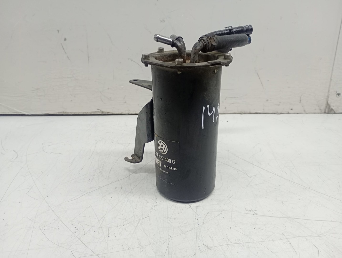Carcasa filtru combustibil 3c0127400c Volkswagen Passat B6 (2005 - 2010)