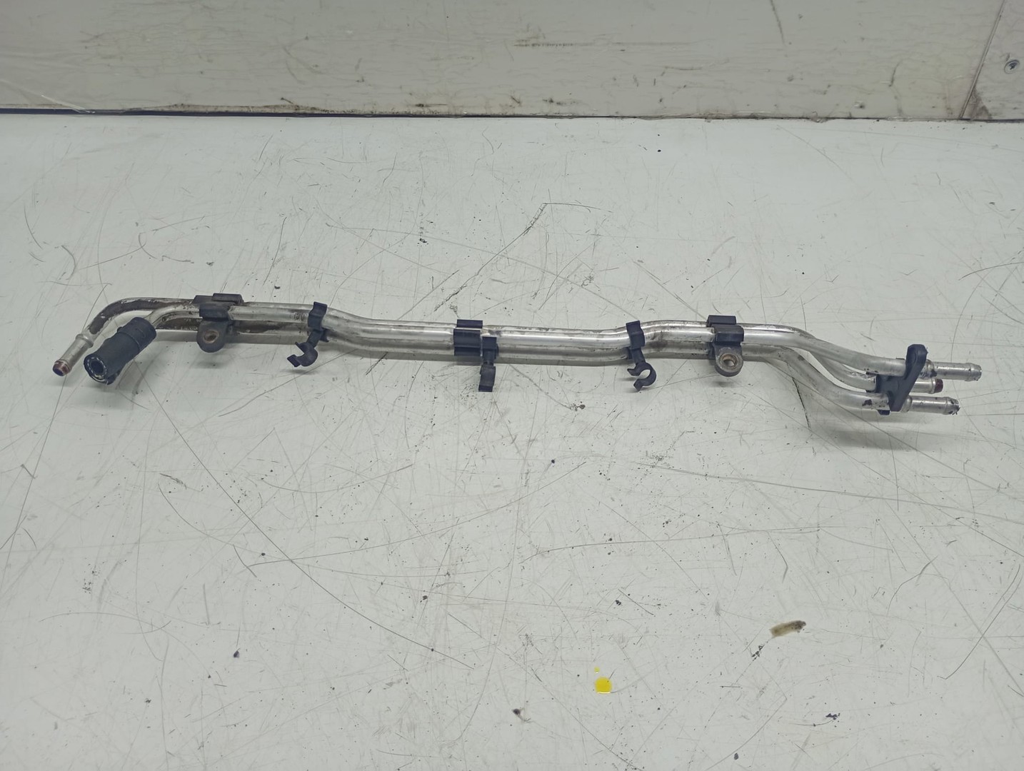 Conducta combustibil Volkswagen Passat B6 (2005 - 2010)