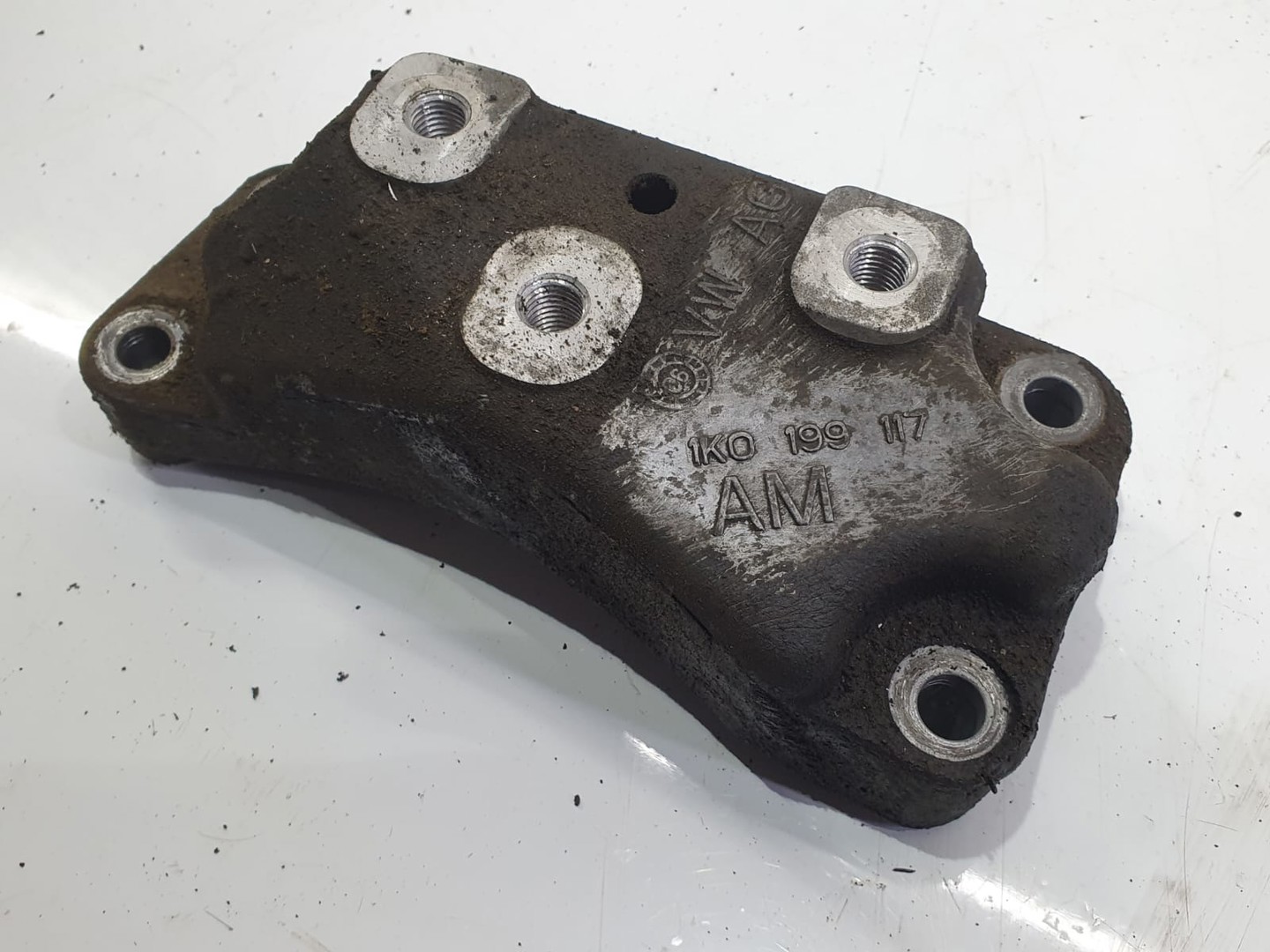 Suport cutie viteze 1k0199117 Volkswagen Passat B6 (2005 - 2010)