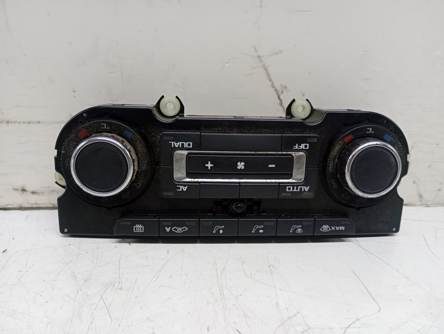 Panou clima ac 3T0907044AR Skoda Superb 2 (2008 - 2013)